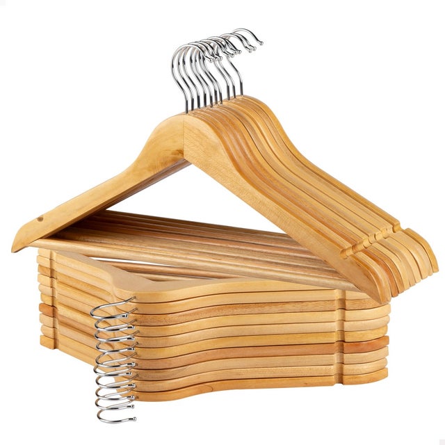 Promo 8 Cintres Bois chez Centrakor