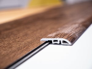 Pavimento Autoadesivo In PVC Effetto Quercia Italiana - 42 Listoni Per 5,85 M² - Foto 3