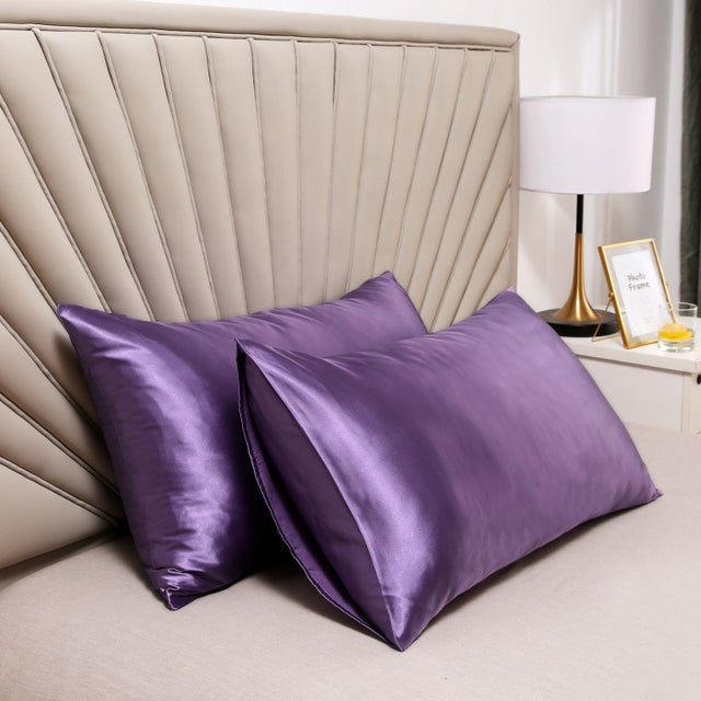 Taie d'oreiller en satin (2 pièces) - Oreiller doux et soyeux - Fermeture portefeuille - Anti-acariens et hypoallergénique - 51 x 91 cm - Violet foncé