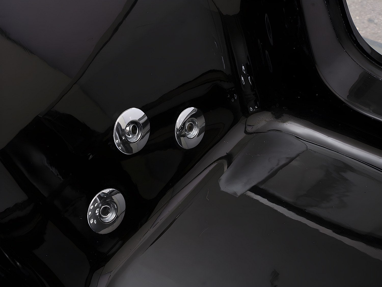 Baignoire balnéo vitrée semi-îlot à leds DYONA - 1 place - 260L - 170*85*58cm - Noir brillant - 4