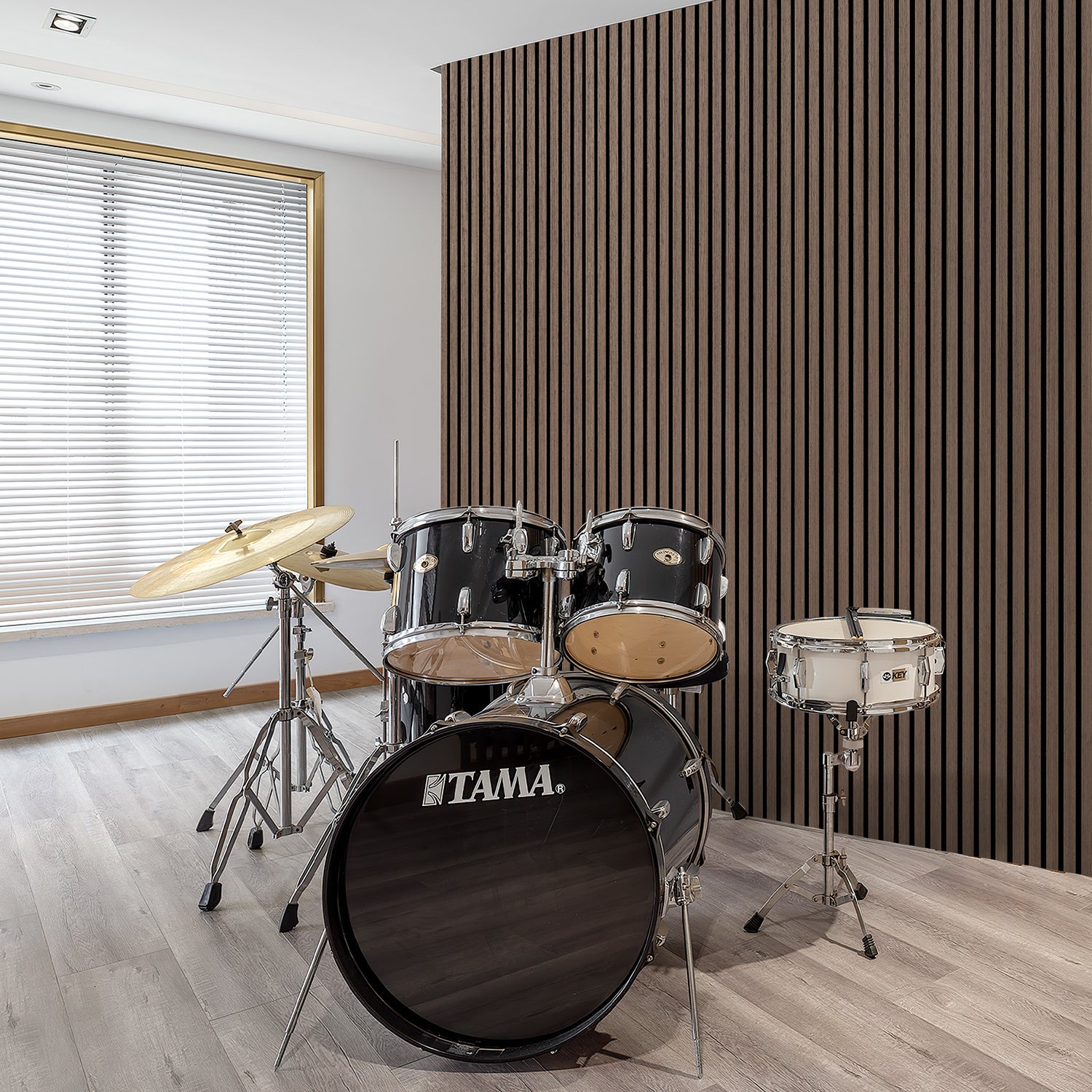 Lote de 4 paneles acústicos autoadhesivos para paredes listones MDF modernos de madera 120 x 60 x 2,1 cm - Panel MDF con chapa de madera de nogal - 8