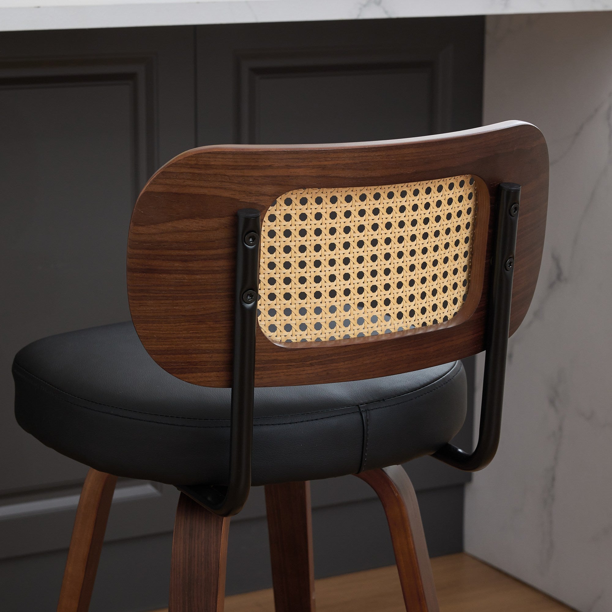 Lot de 2 chaise de bar Noyer Hauteur Comptoir 66 cm, Tabouret de bar Dossier en Cannage, Assise Rembourrée Noir, Salle a manger Fonction Pivotante - 4