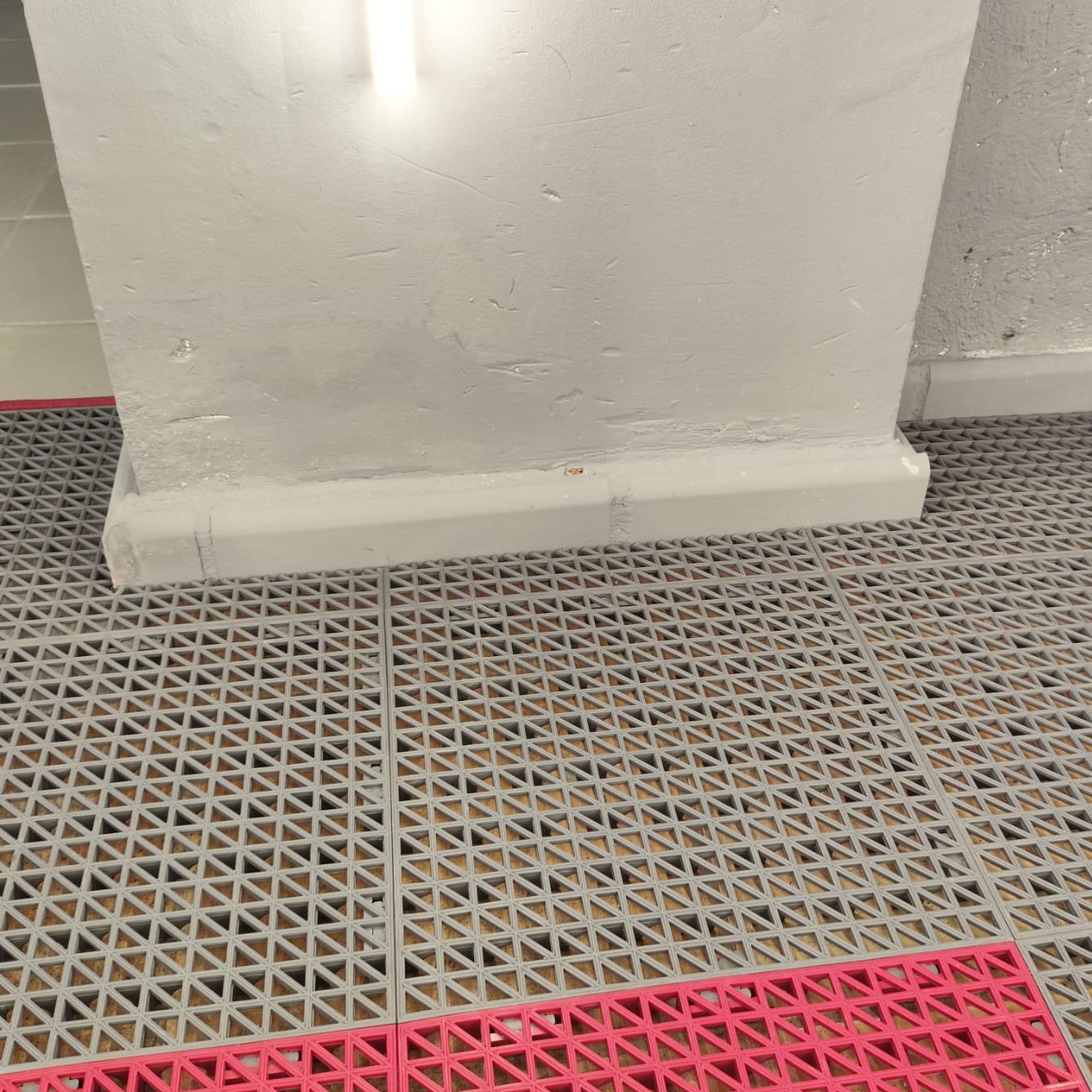 Loseta Reforzada PVC Rojo (33x33x2cm) - Suelos de garajes, lavaderos de coches, almacenes. Zonas de trabajo y alto tránsito - 6