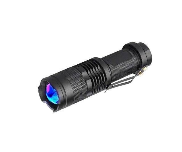 Lampe Torche UV 365nm Lampe de Poche Ultraviolette LED Lumière Noire Zoomable pour Détecteur D'argent Vérification des Documents Chasse Scorpions Rock
