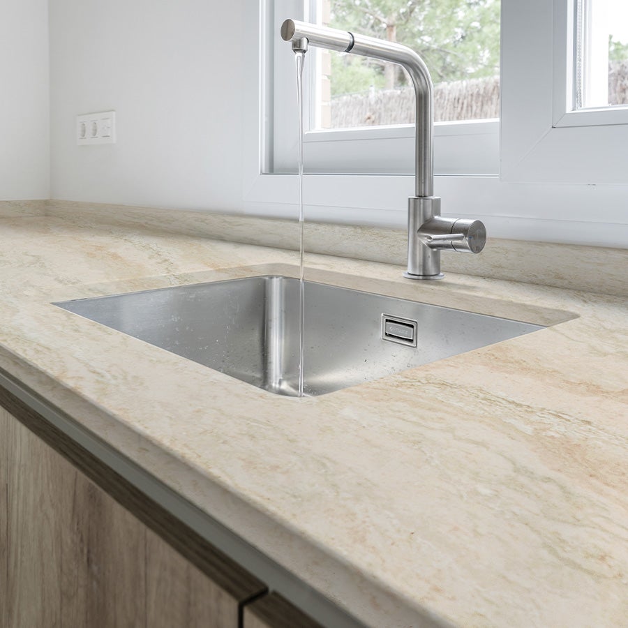 TRITON: Vinyle adhésif pour plan de travail de cuisine et salle de bain. Résistant aux taches. Imperméable. Facile à poser et à nettoyer. 0,65x2m - 3