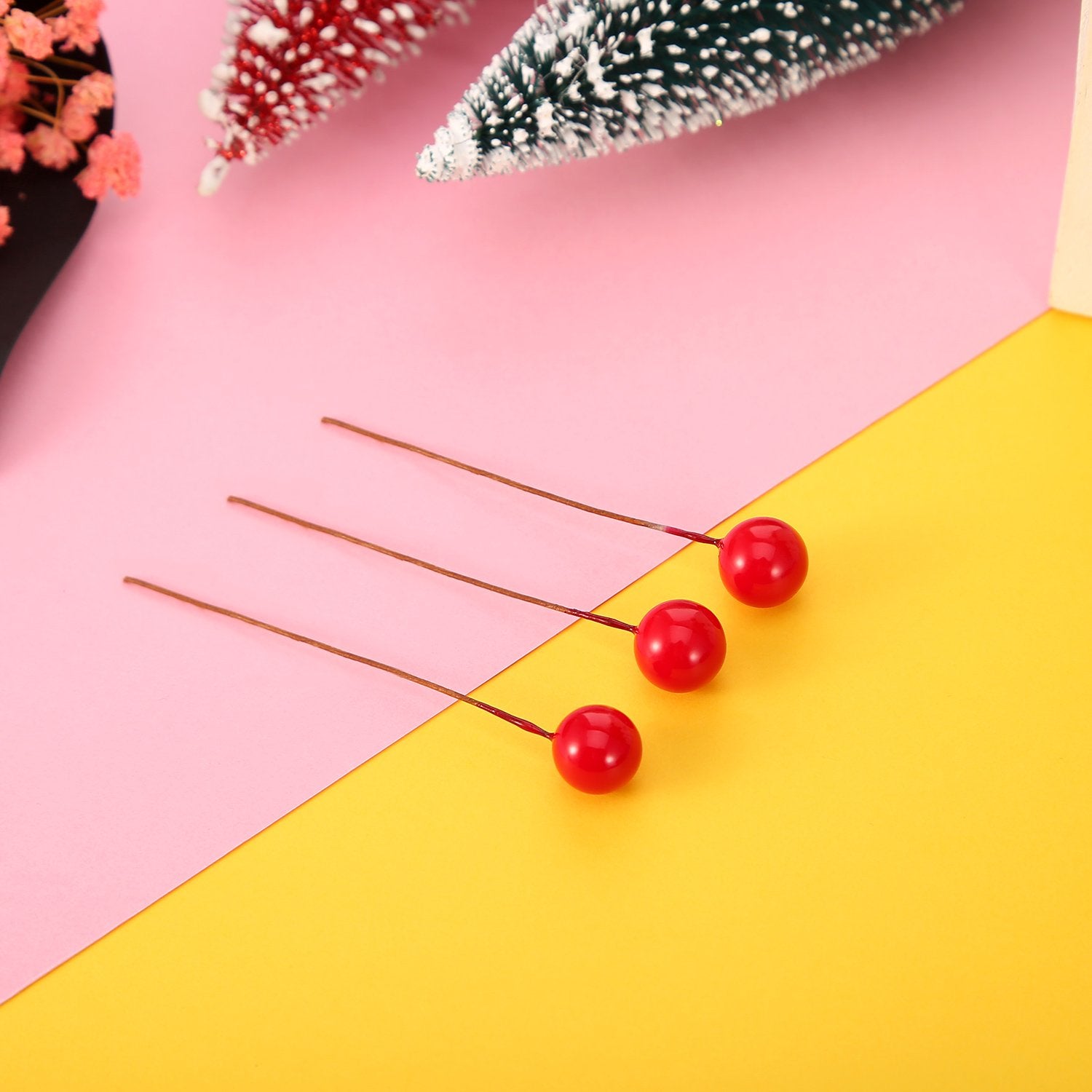 100 bayas de acebo de Navidad compactas de colores brillantes para decoración de jardín - 4