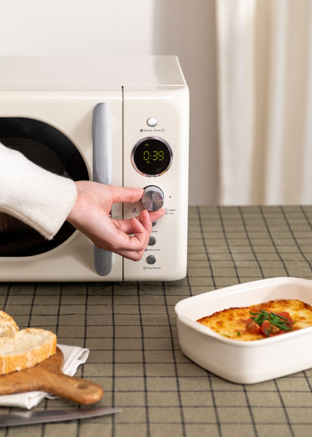 CREATE - MICROWAVE RETRO - Micro-ondes 20L gril numérique 900W - Blanc cassé - 4