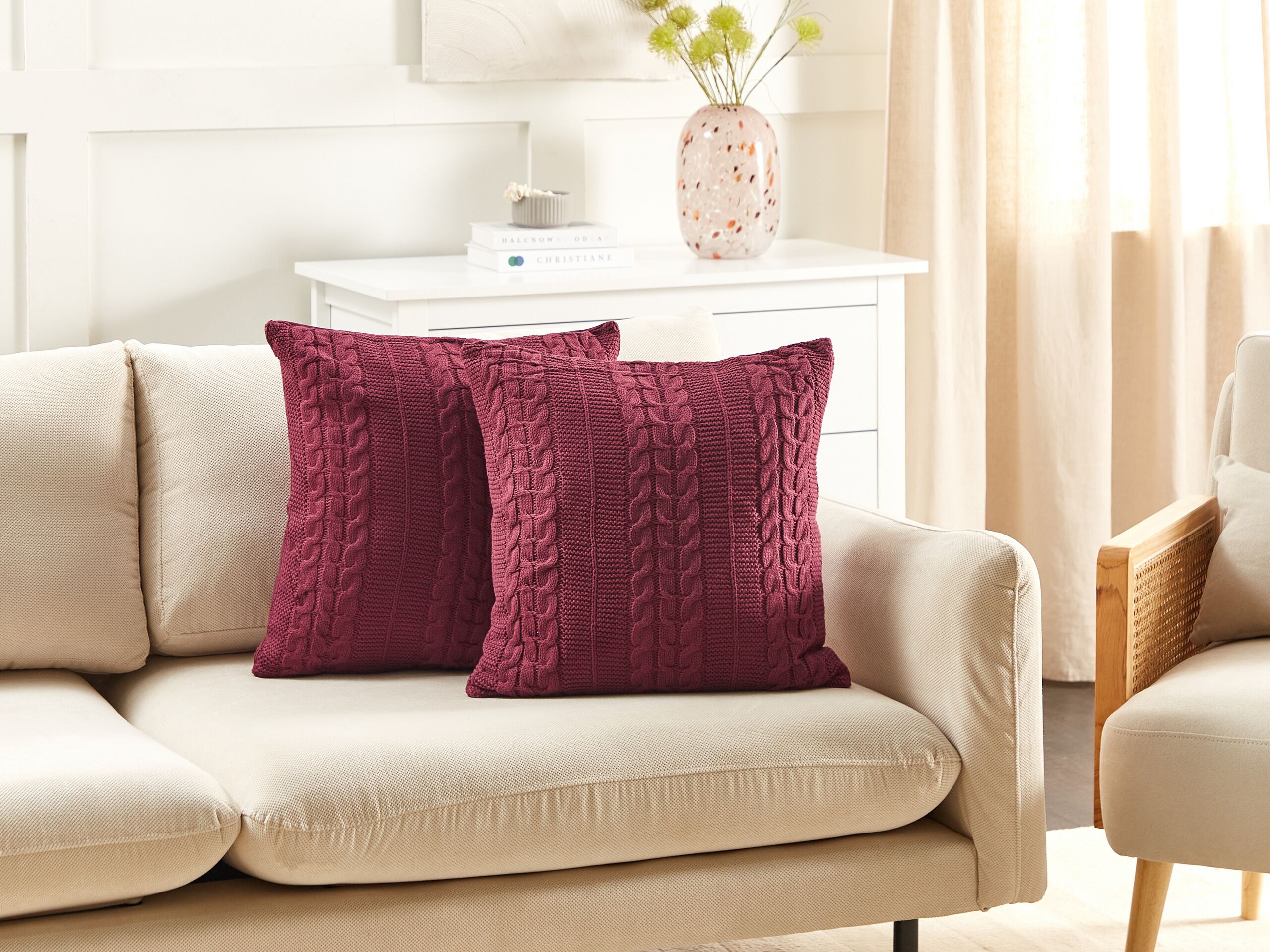Beliani conjunto de 2 cojines decorativos cadetia algodón 45 x 45 cm borgoña liso