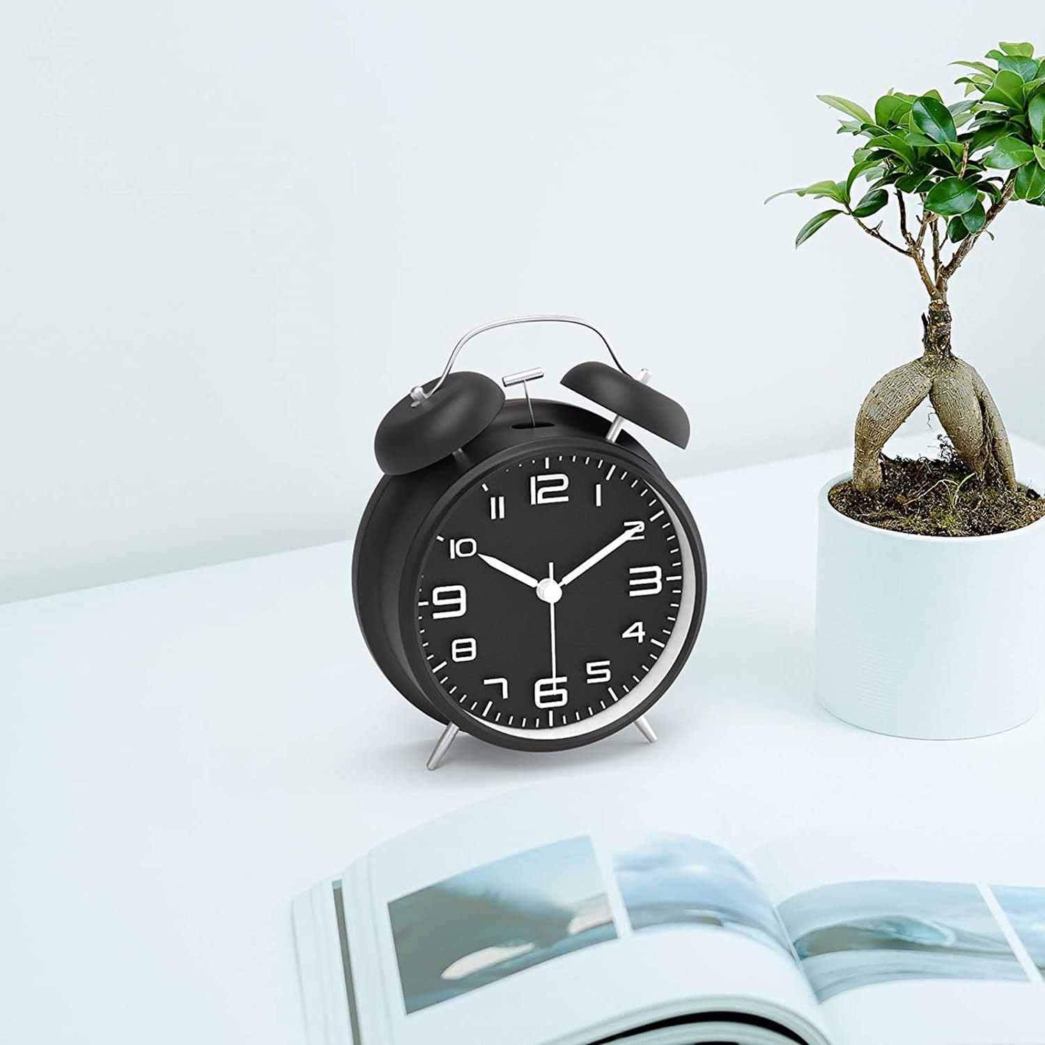 HOTUT Réveil analogique, réveil silencieux sans tic-tac, réveil rond à la mode, réveil à piles, réveil rétro, pour table de chevet, chambre à coucher, décoration de salon, sommeil profond, légumes