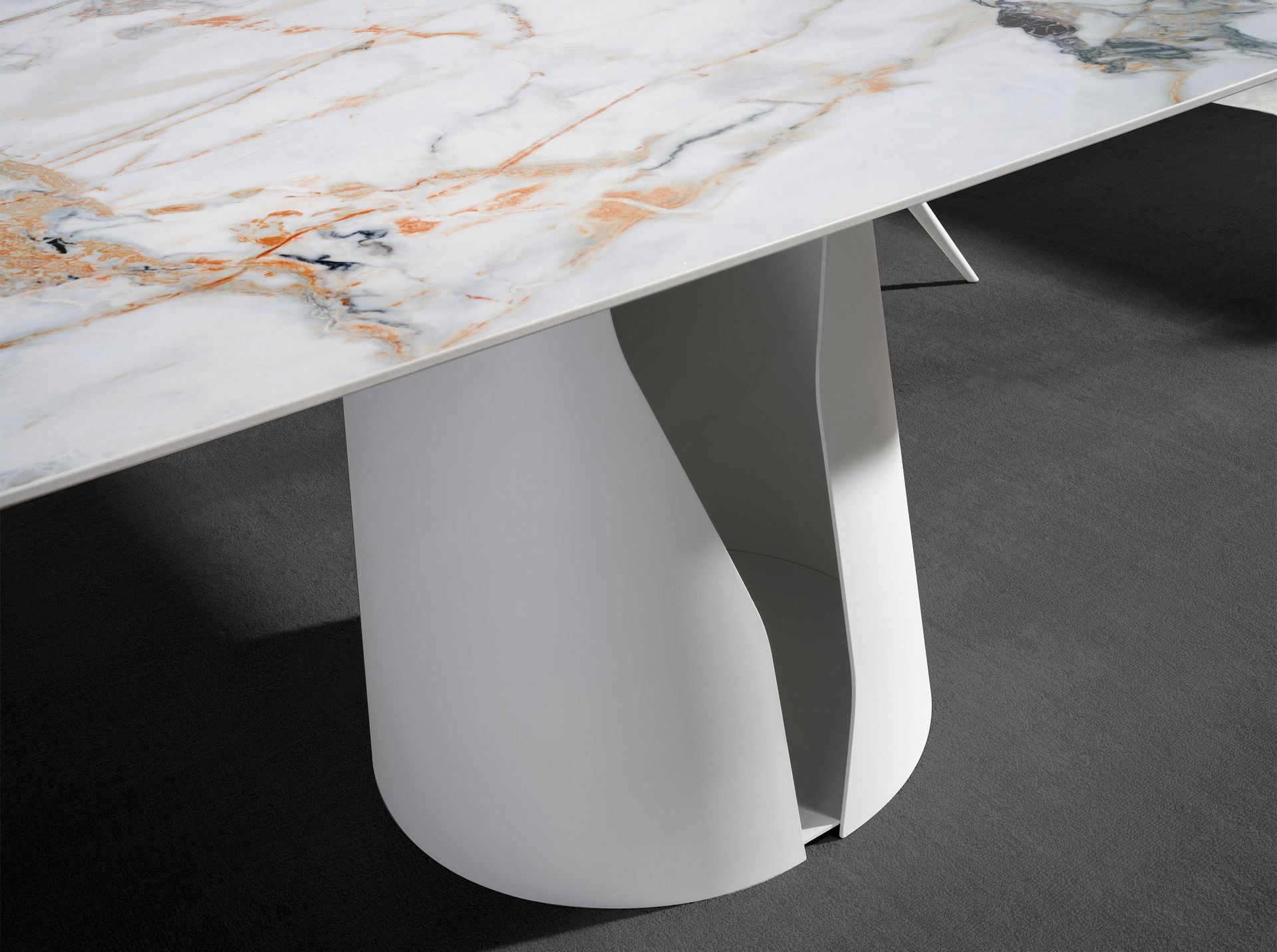 ANGEL CERDA Mesa comedor ovalada barril mármol porcelánico y acero blanco - 5