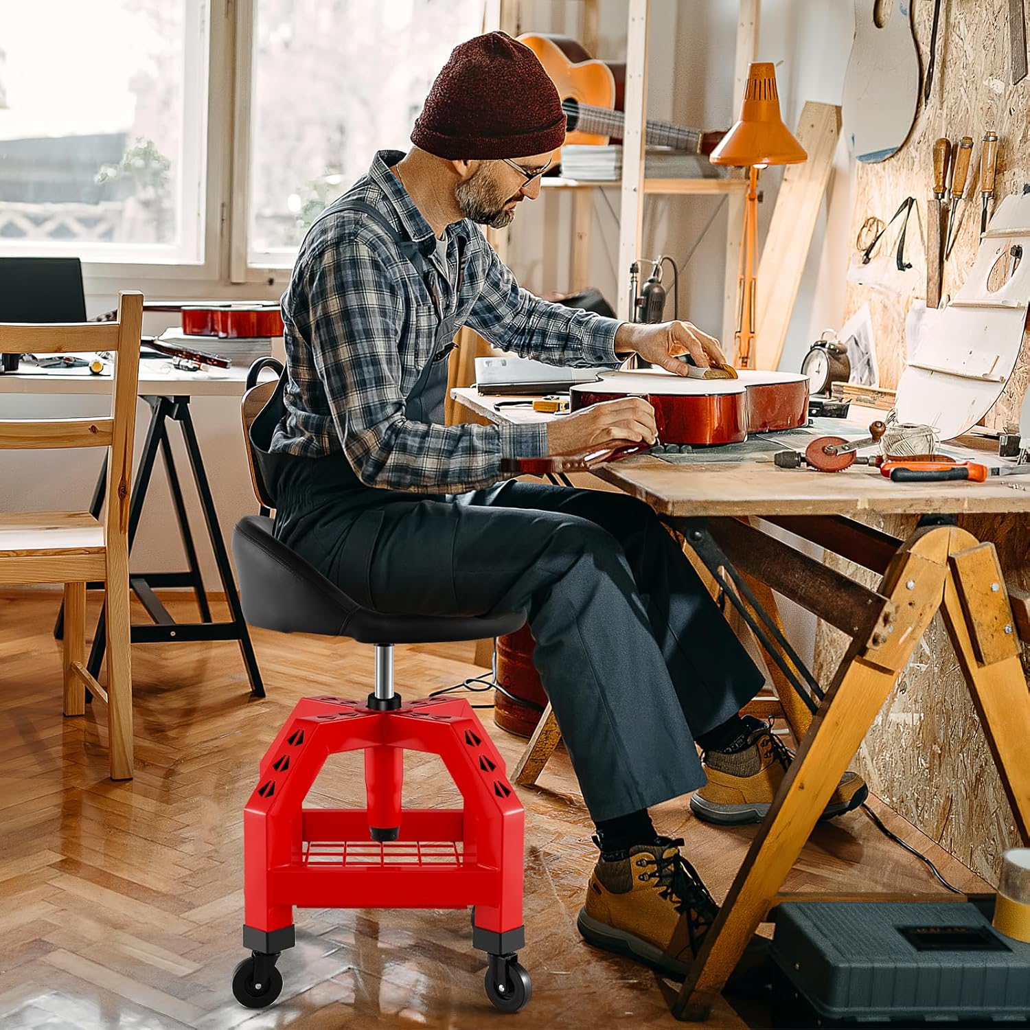 Tabouret d'Atelier à 4 roulettes, Tabouret Servant avec Hauteur Réglable 67-80cm & Plateau à Outils, Charge 150KG, Siège Pivotant pour Atelier (Rouge) - 2
