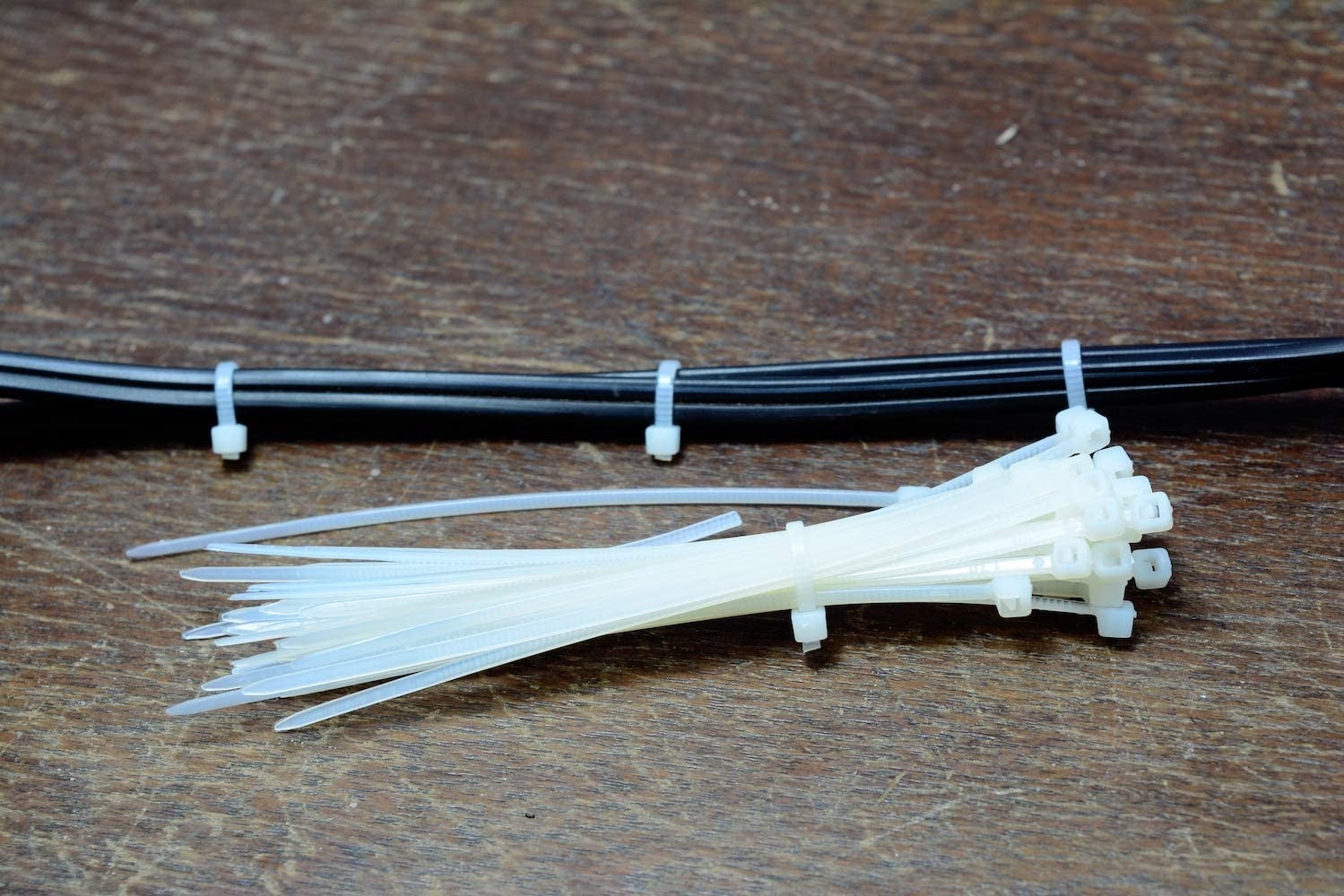 Colliers de fixation en nylon. Blancs. 6,8x150 - 50pces - 5