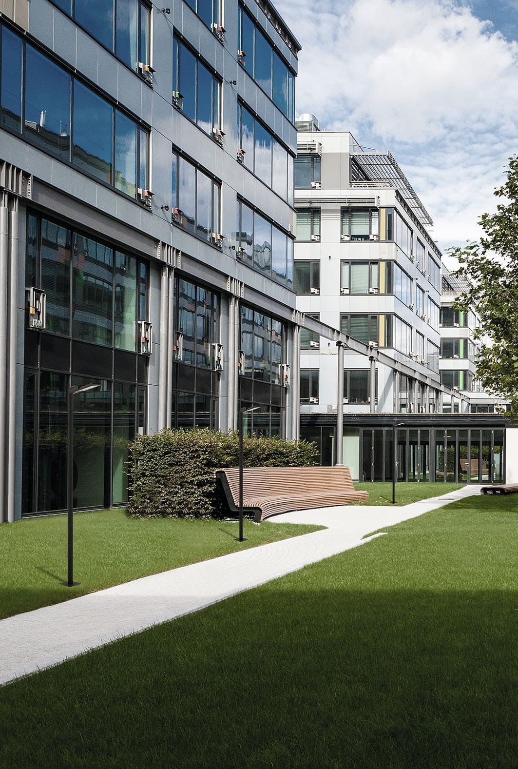 Latarnia ogrodowa Pathway czarna LED 36W 3000K 3600lm IP44 wym: 310 x 37 cm aluminium Nowodvorski Lighting