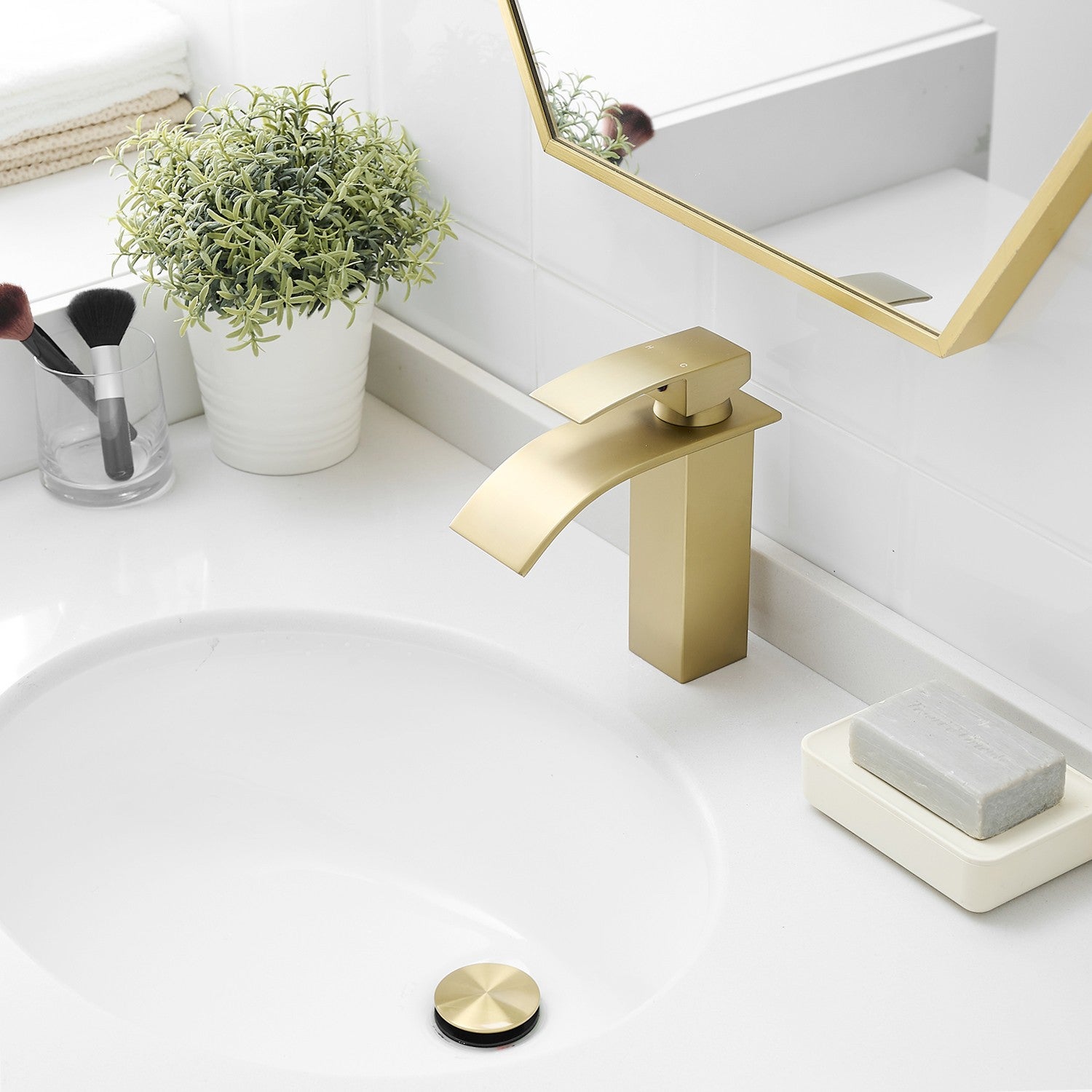 TIBRE Robinet mitigeur bec plat en cascade or brossé - salle de bain - 7