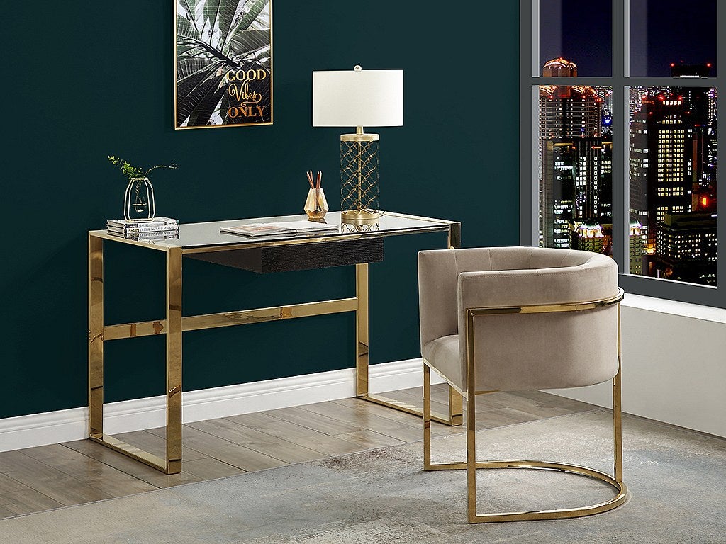 Krzesło PERIA marki Pascal Morabito z podłokietnikami – welur i metal – kolor beżowy i złoty