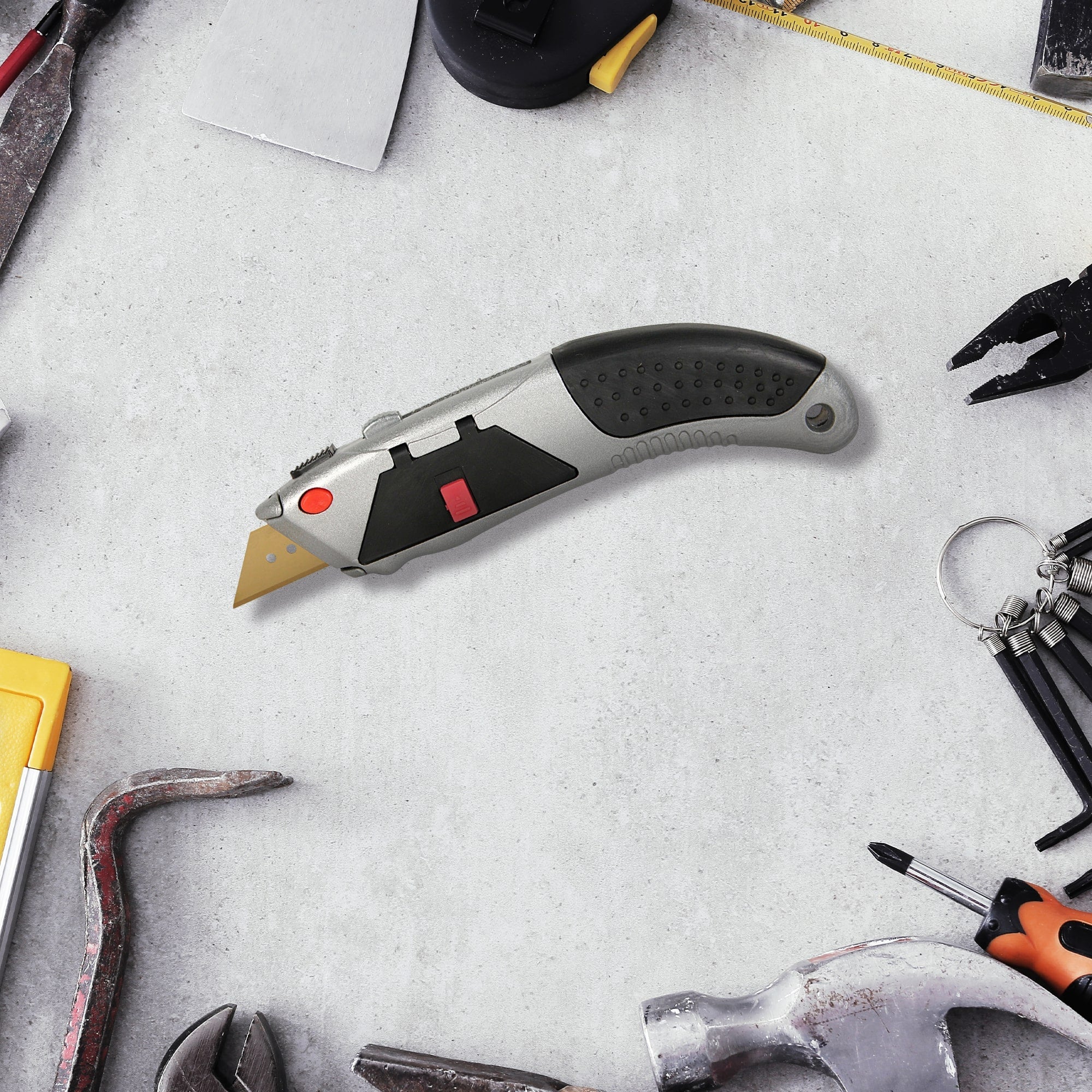 Cutter Professionnel - Reservoir 3 lames Titanium Incluses - Rechargement automatique - 3 Niveaux de Blocage Anti Retour - Manche Metal - Lames 20 mm - 5