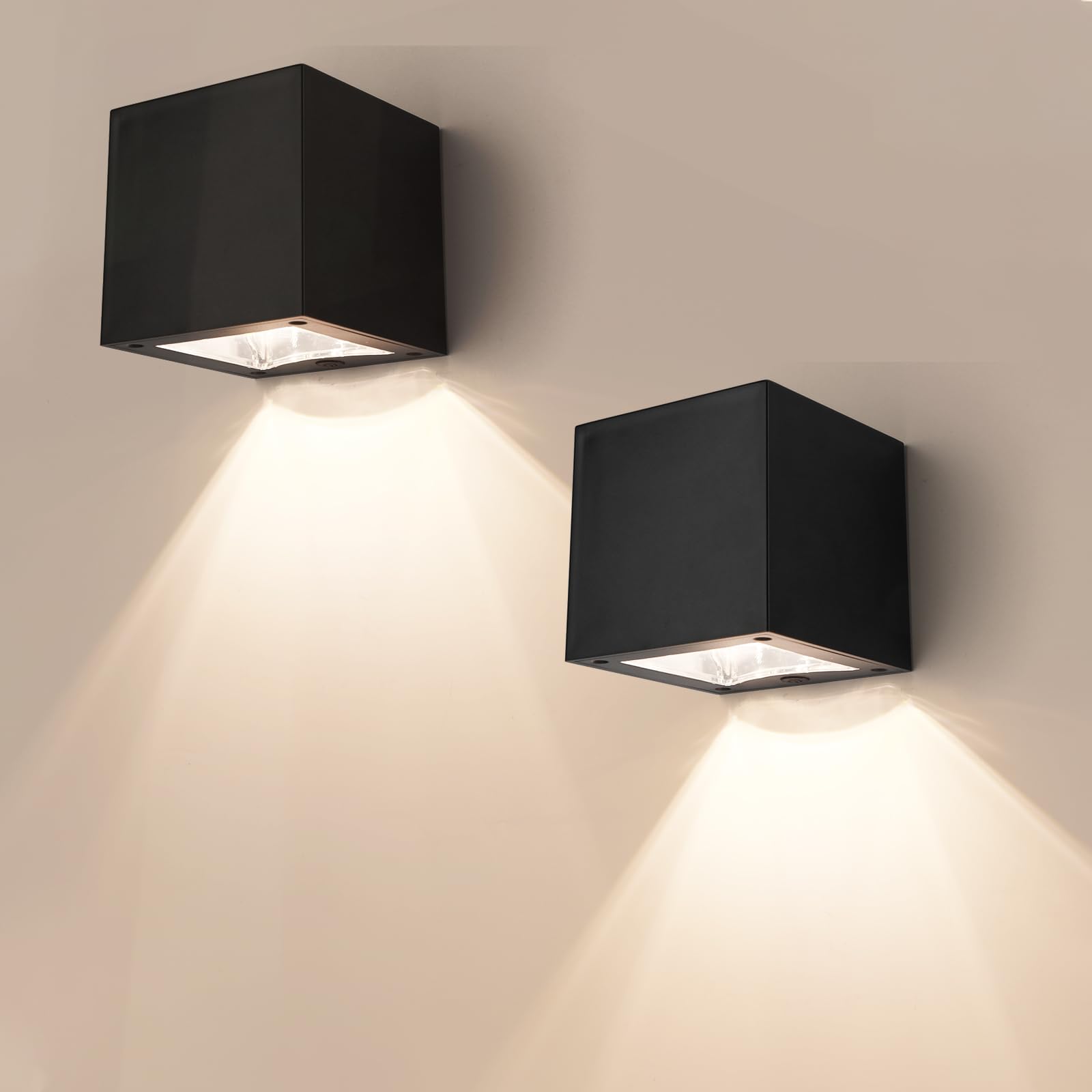 Zestaw 2 zewnętrznych solarnych lamp ściennych, wodoszczelnych IP65, ciepłe białe światło 3000 K, idealne do ogrodu, na płot, do szklarni i na patio