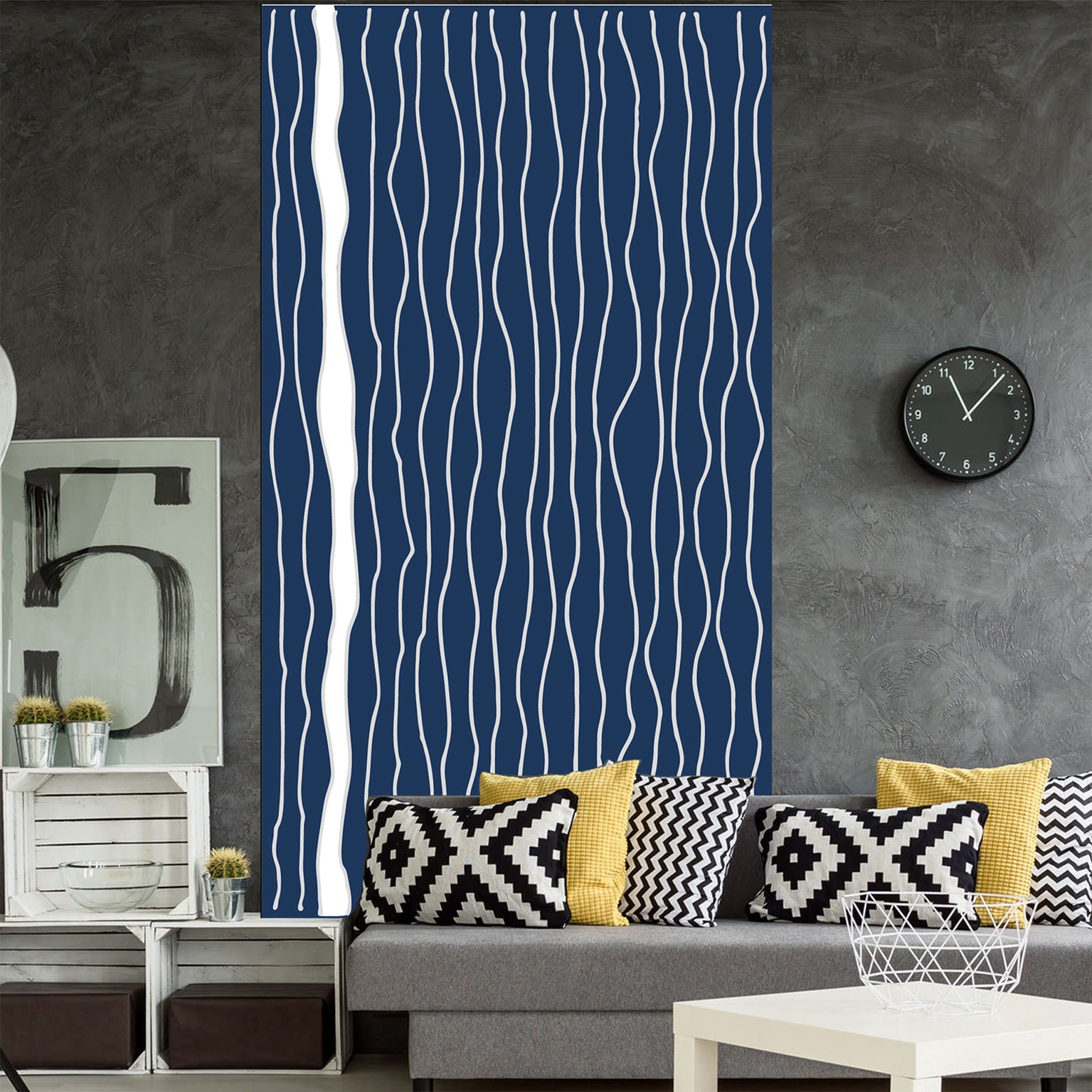 Papelera panorámica asegurada, patrones de ondas verticales blancas, con ondas más gruesas, sobre un fondo azul, 250 cm x 150 cm