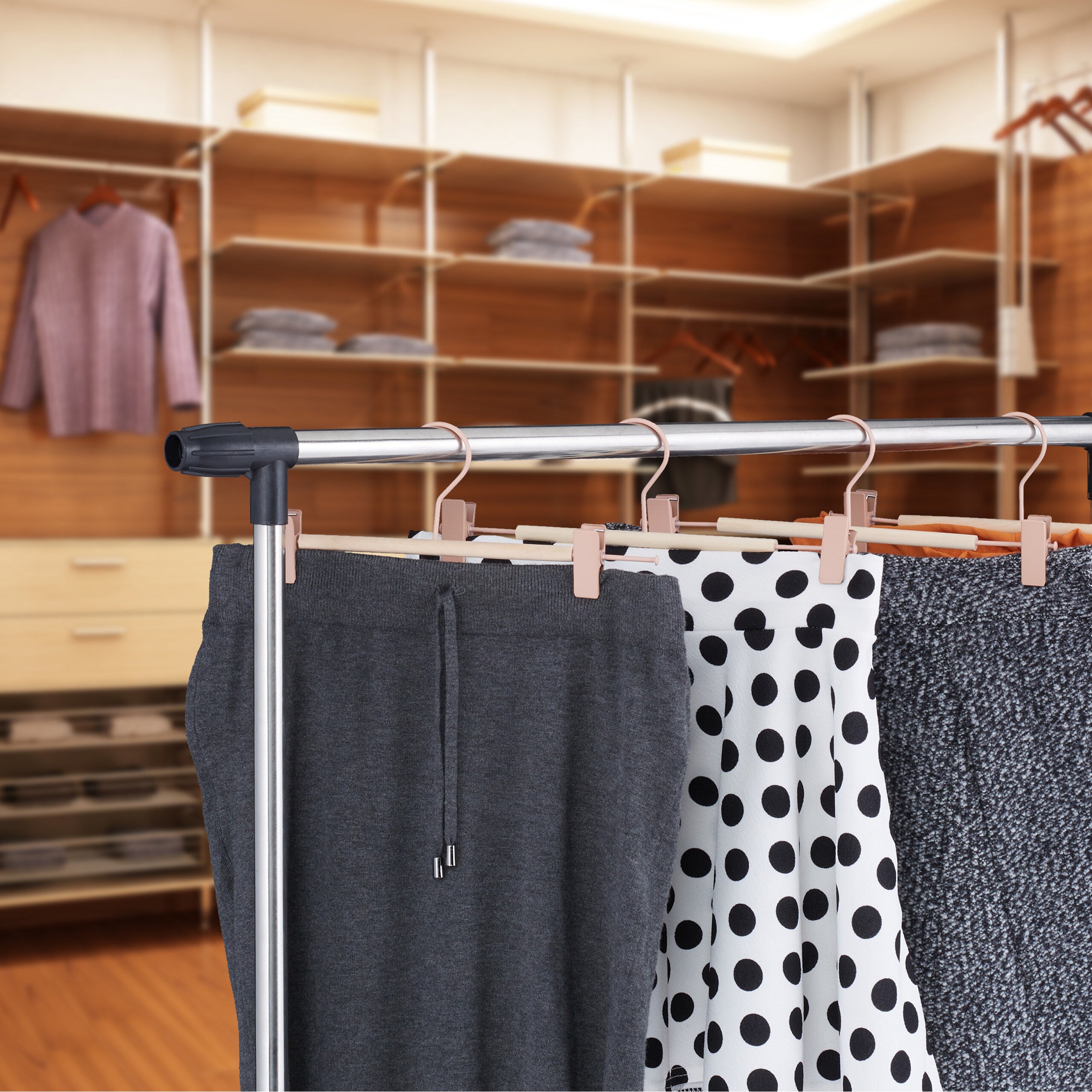 Cintres pinces, lot de 10, 2 pinces, clips pour pantalons et jupes, HxLxP: 11,5 x 30,5 x 3 cm, rose/nature, Relaxdays - 2