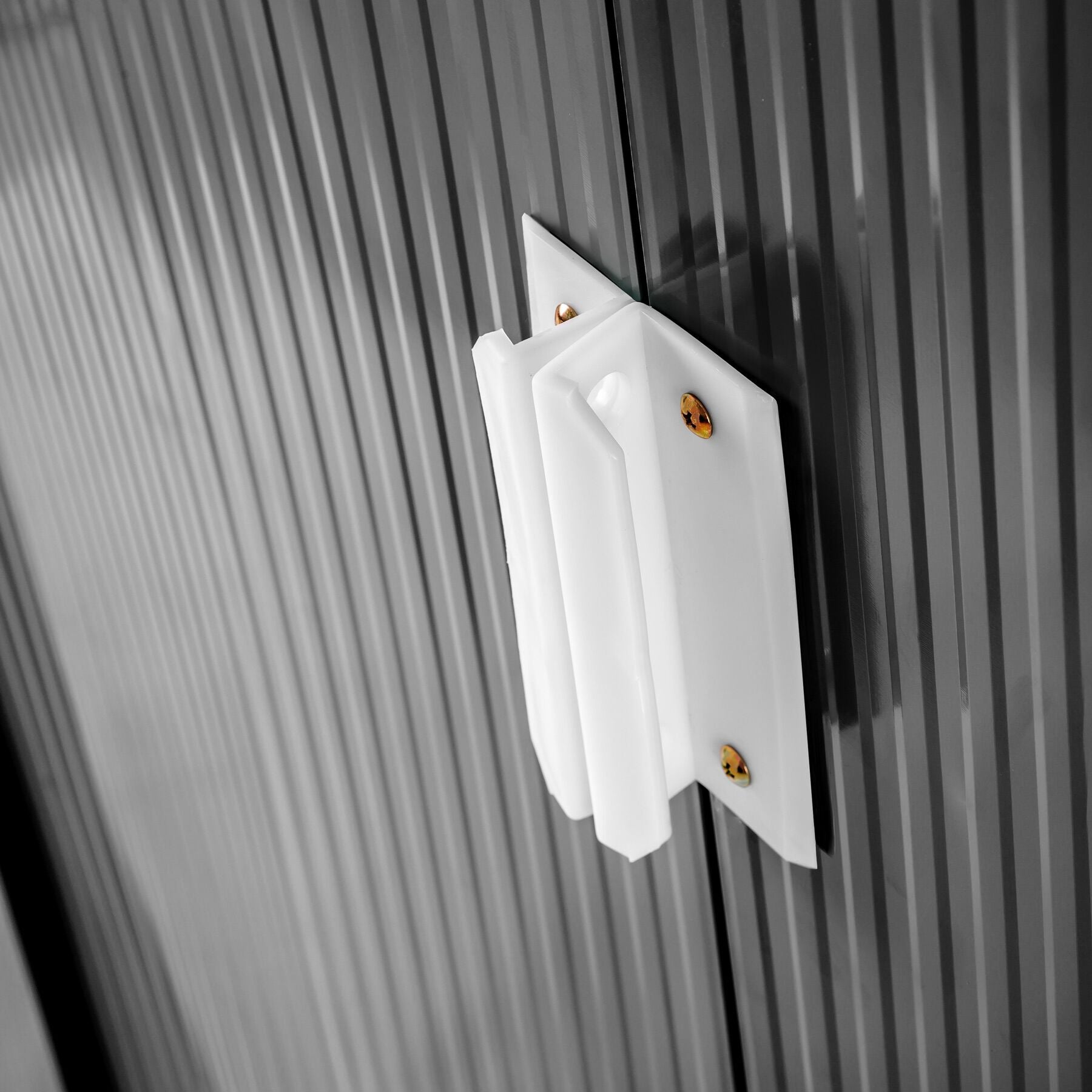 Abri de jardin en acier 2,7 m² toiture 2 pans avec 4 ouvertures de ventilation et porte coulissante TECTAKE - 4