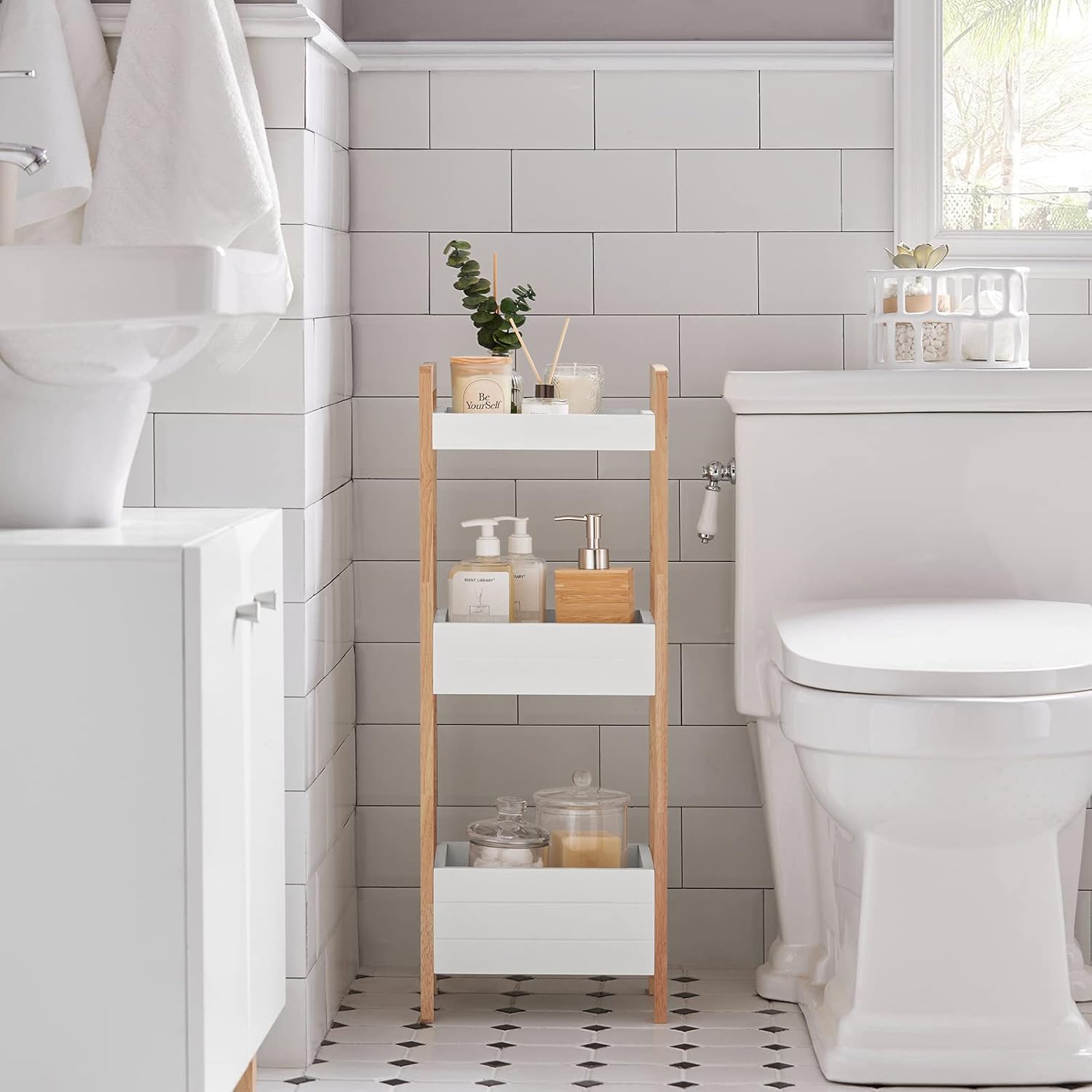 Scaffale Bagno Relaxdays A Colonna Con 3 Cesti In Bambù E MDF – 74,5x28x20 Cm, Autoportante, Naturale E Bianco