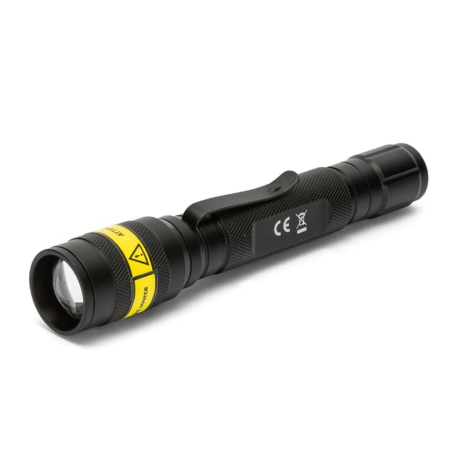 KOST: torche LED 3W CREE en aluminium. Interrupteur tactique et zoom