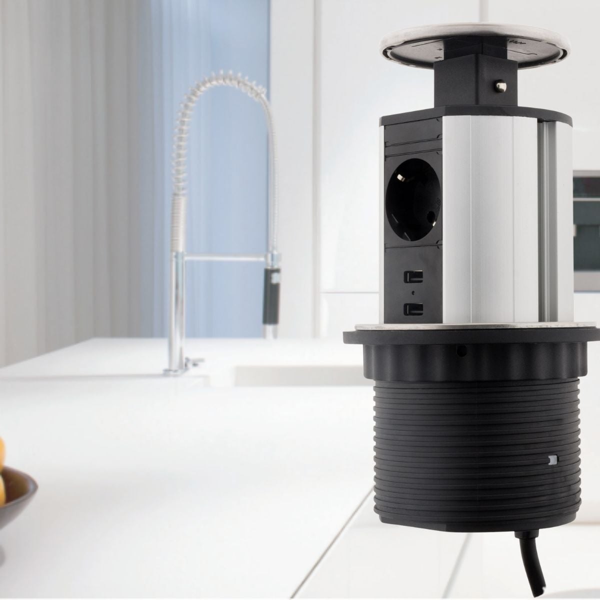 Multiprise encastrable Schuko 3 prises + 2 USB Ø100m - Blanc/Noir - Otio - 7