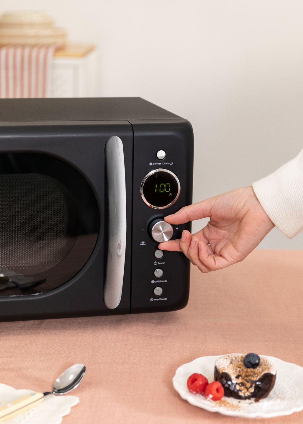 CREATE - MICROWAVE RETRO - Micro-ondes 20L gril numérique 900W- Noir - 4