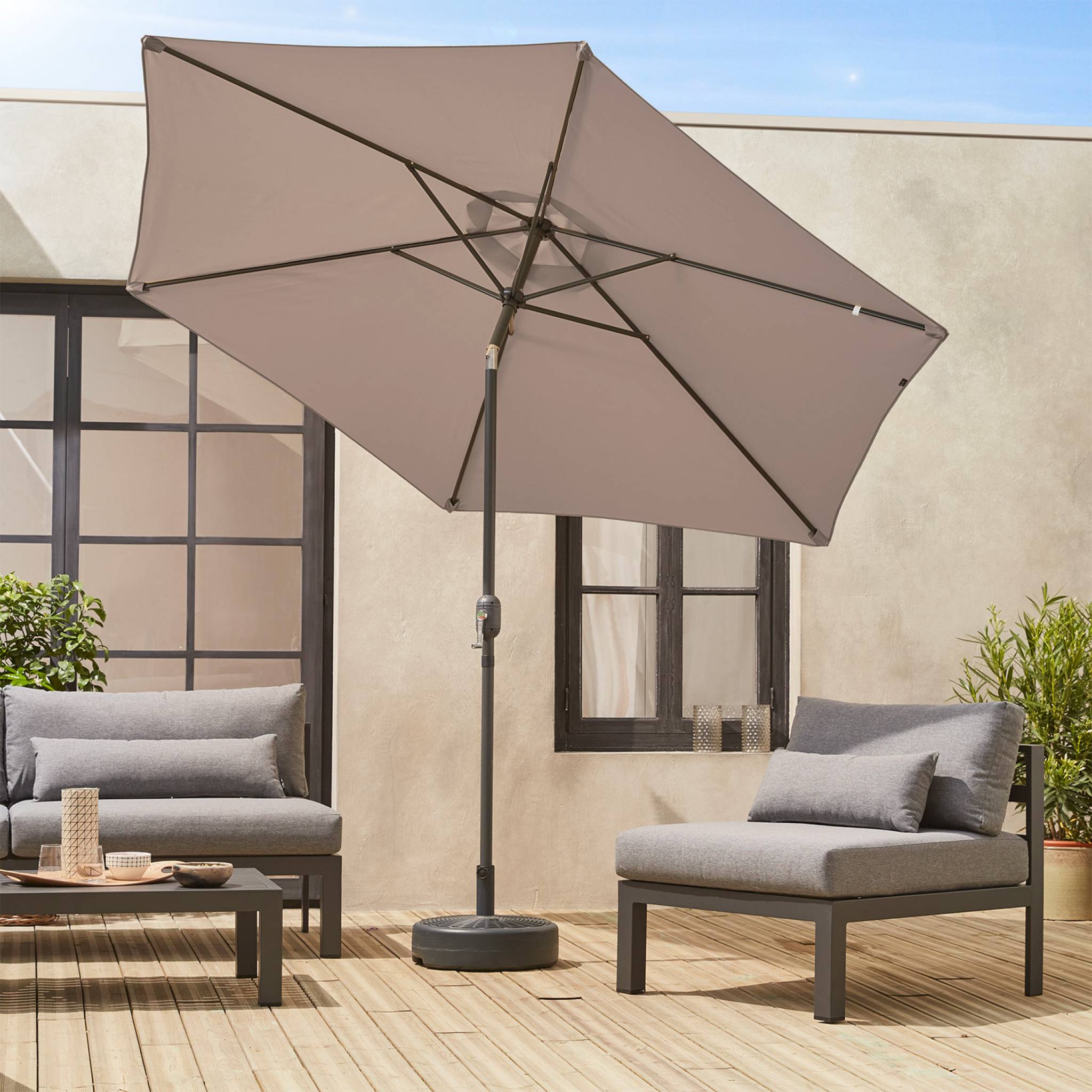 Parasol droit rond Ø300cm - Touquet Taupe - mât central en aluminium orientable et manivelle d'ouverture TOUQUET - 3