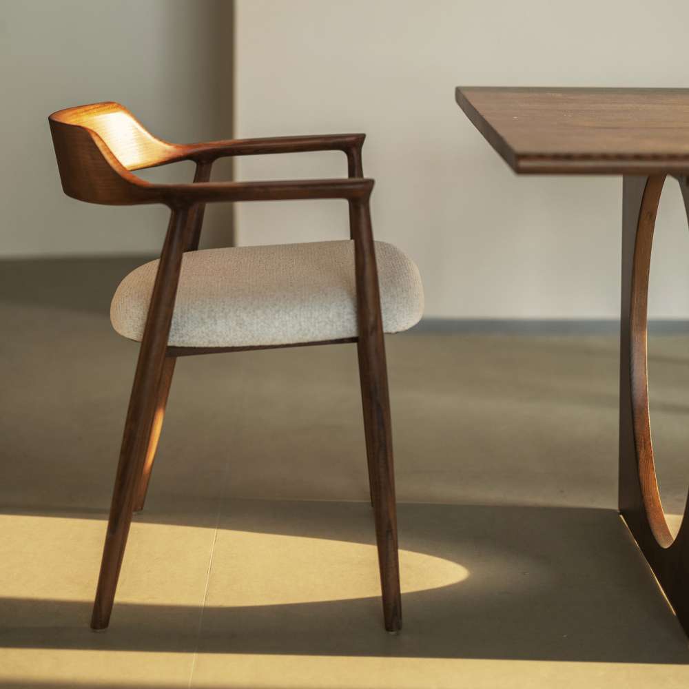 Chaise en bois Eden Walnut/Blanc avec assise rembourrée, design moderne Kennedy, confort durable et élégant - 7