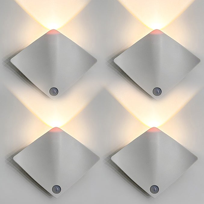 Zestaw 4 Bezprzewodowych Lamp Ściennych, Lampa z Czujnikiem Ruchu, Magnetyczna Lampa Ścienna LED, Dekoracyjna Ładowalna Lampka Nocna, Biała