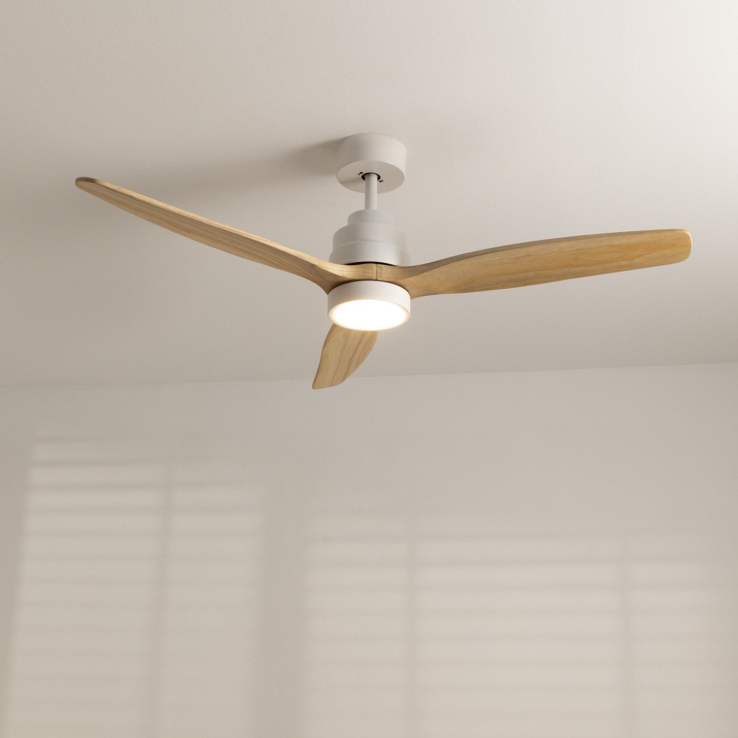 WINDSTYLANCE DC - Ventilateur de Plafond Fonction réversible hiver 40W Silencieux Ø132 cm - Avec lumière et télécommande - 3
