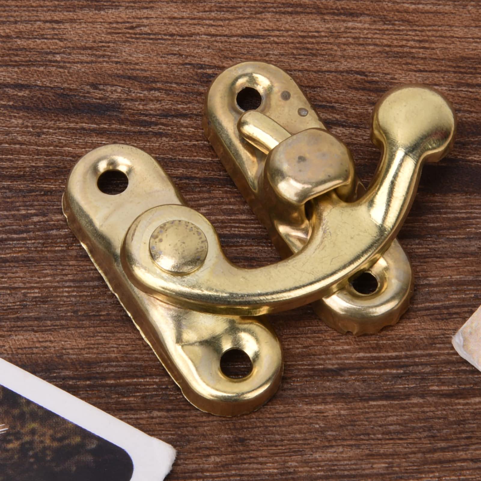 Zestaw 30 żelaznych haczyków do zamykania w stylu retro do pudełek na biżuterię i prezentów 3,2 x 2,8 cm (żółty haczyk lewy)