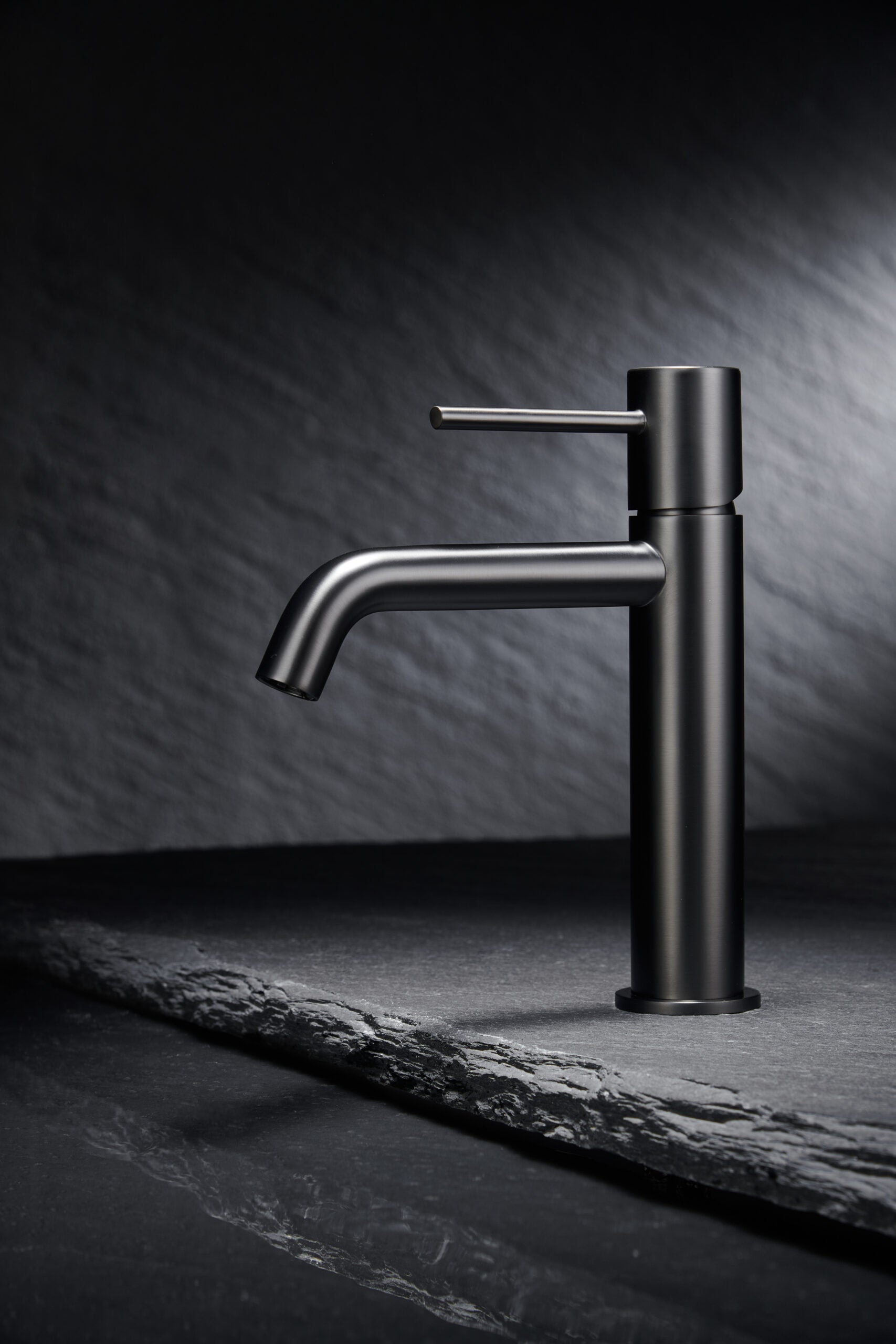 IMEX Grifo Monomando Para Lavabo Serie Moscú | Mezclador De Agua Fría Y Caliente Sobre Encimera, Acero Inoxidable Con Ahorro De Agua Y Control Preciso