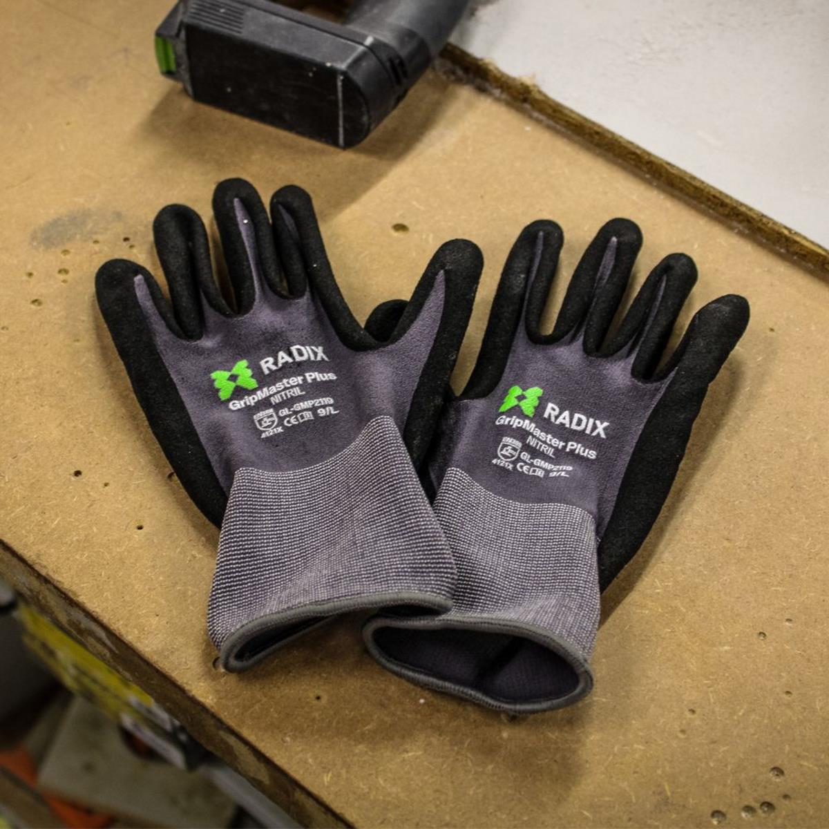 Gants de travail - Radix - GripMaster Plus - Nitrile micro-mousse noir/gris - Taille M8 / S - 6