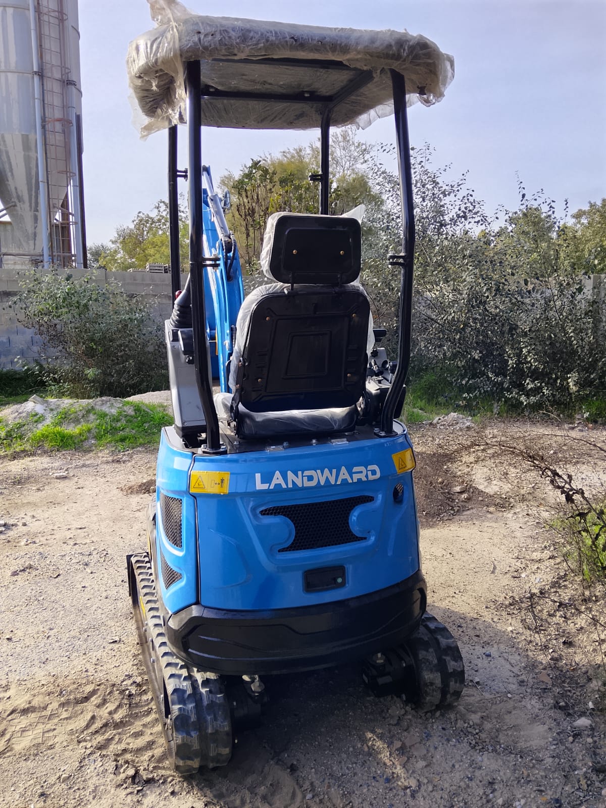 Mini Pelle de 1.8 Tonnes (1800 kg) Diesel Laidong 385 (3 Cylindres) Noir/Bleu - 5