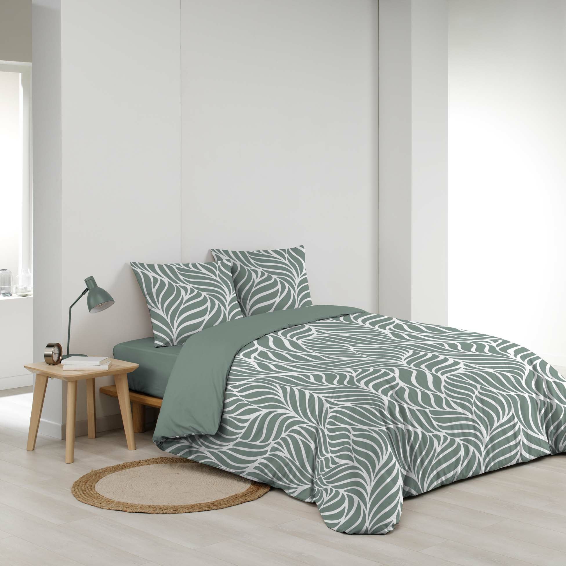 Housse de couette 240 x 220 cm imprimée 57 fils – MORGANE Sauge – 2 taies incluses - 3