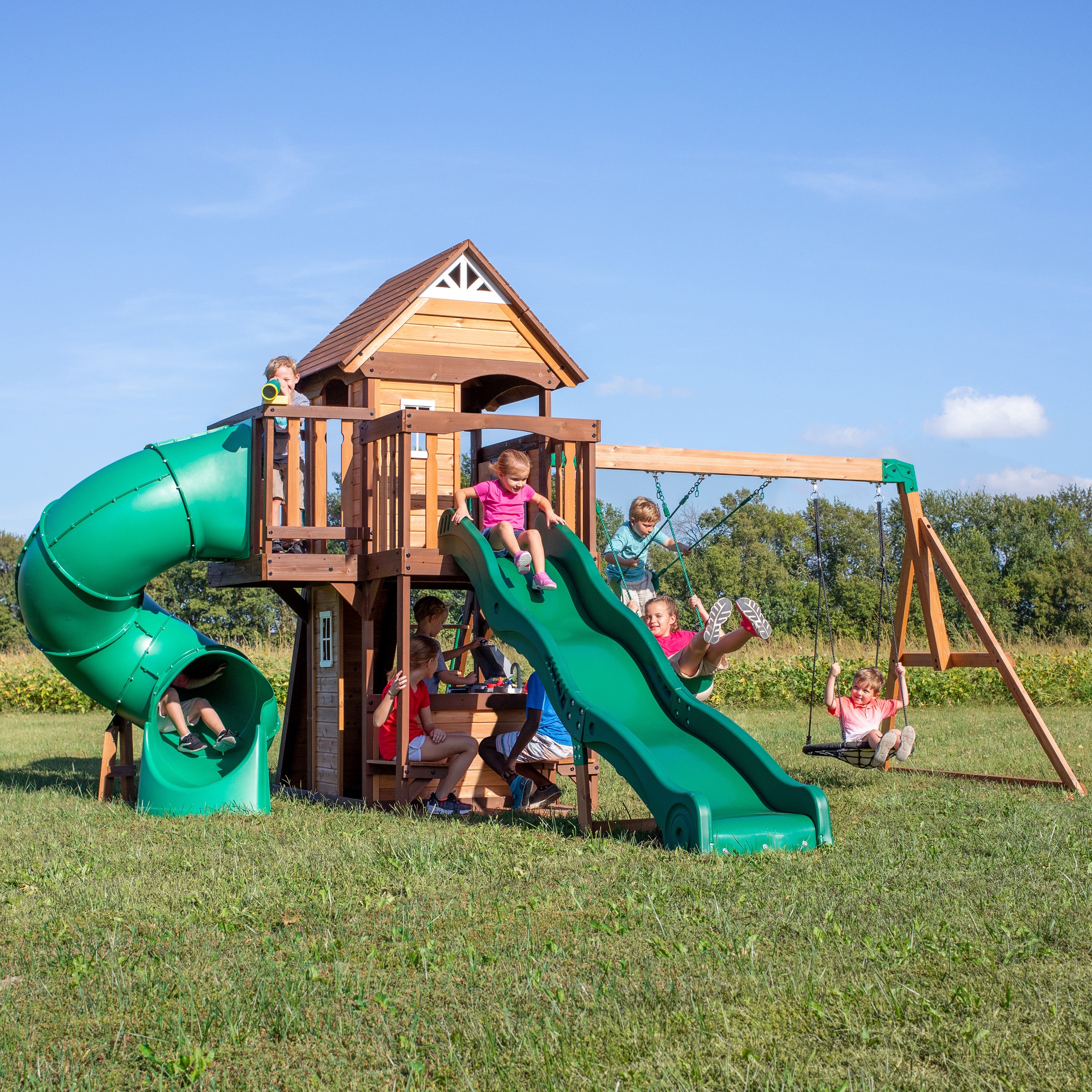 Maisonnette en bois de Cèdre / Cabane pour enfant avec Balançoires, Toboggan, Double Mur d'Escalade, Banc | Backyard Discovery Cedar - 2