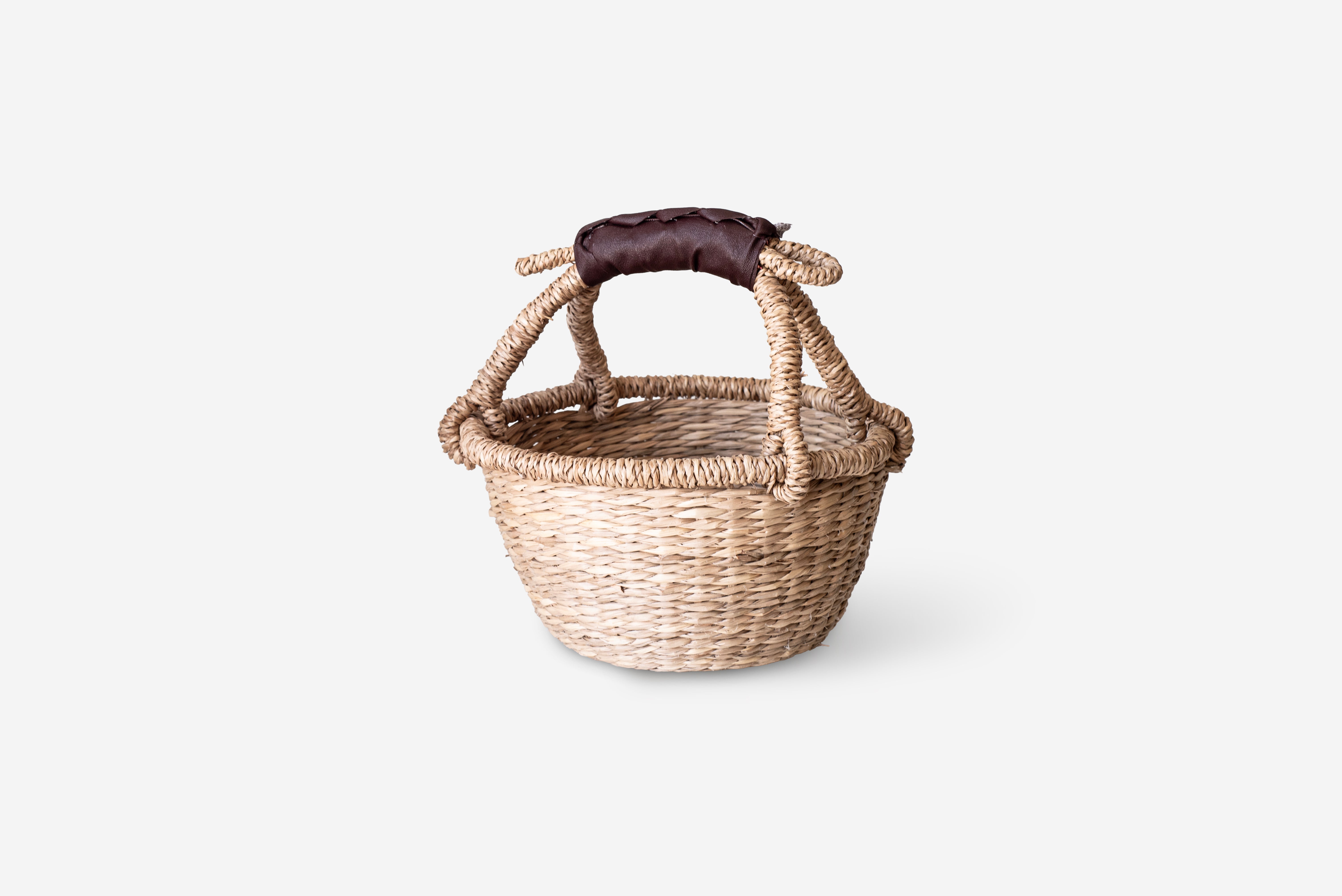 Kosz dekoracyjny z naturalnego włókna z uchwytem ze skóry Ø20x12 cm – Elegancki kosz do przechowywania i dekoracji