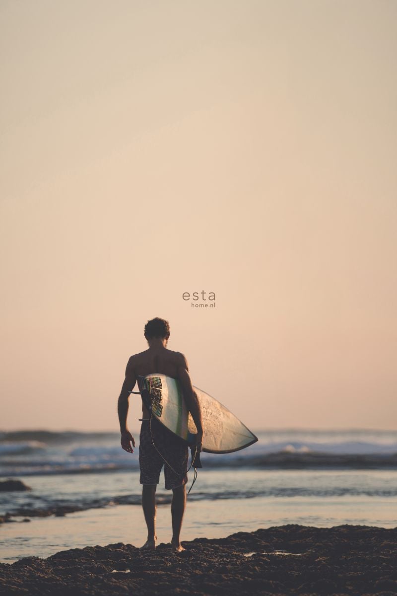 Fototapeta surfer z deską surfingową wieczorowej czerwieni,niebieskimIczarnym - 186 x 279 cm - ESTAHOME