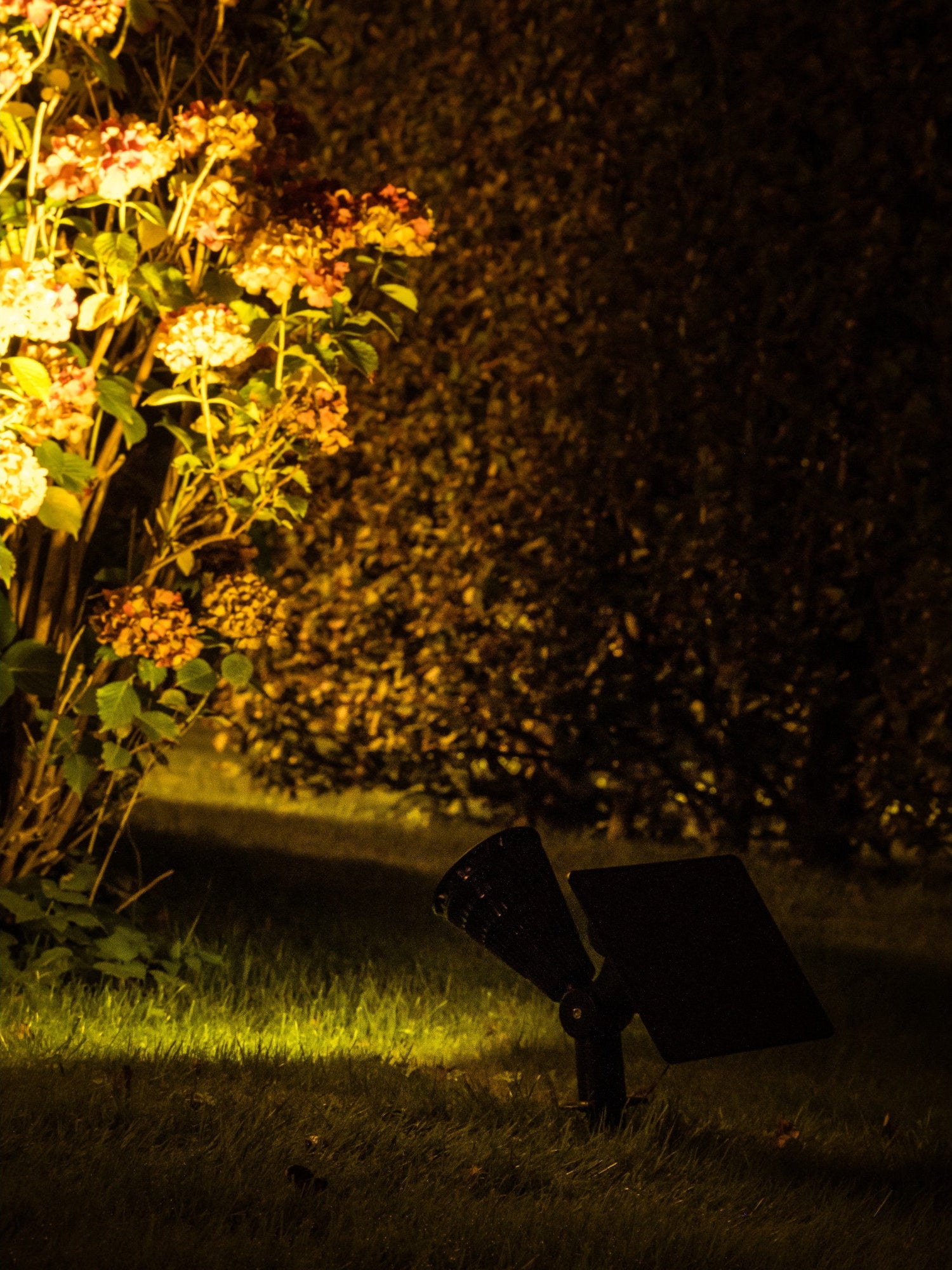 Foco solar exterior LED Iplux® Pro 240 lúmenes - Alta calidad - Duración de combustión 12 horas - 6