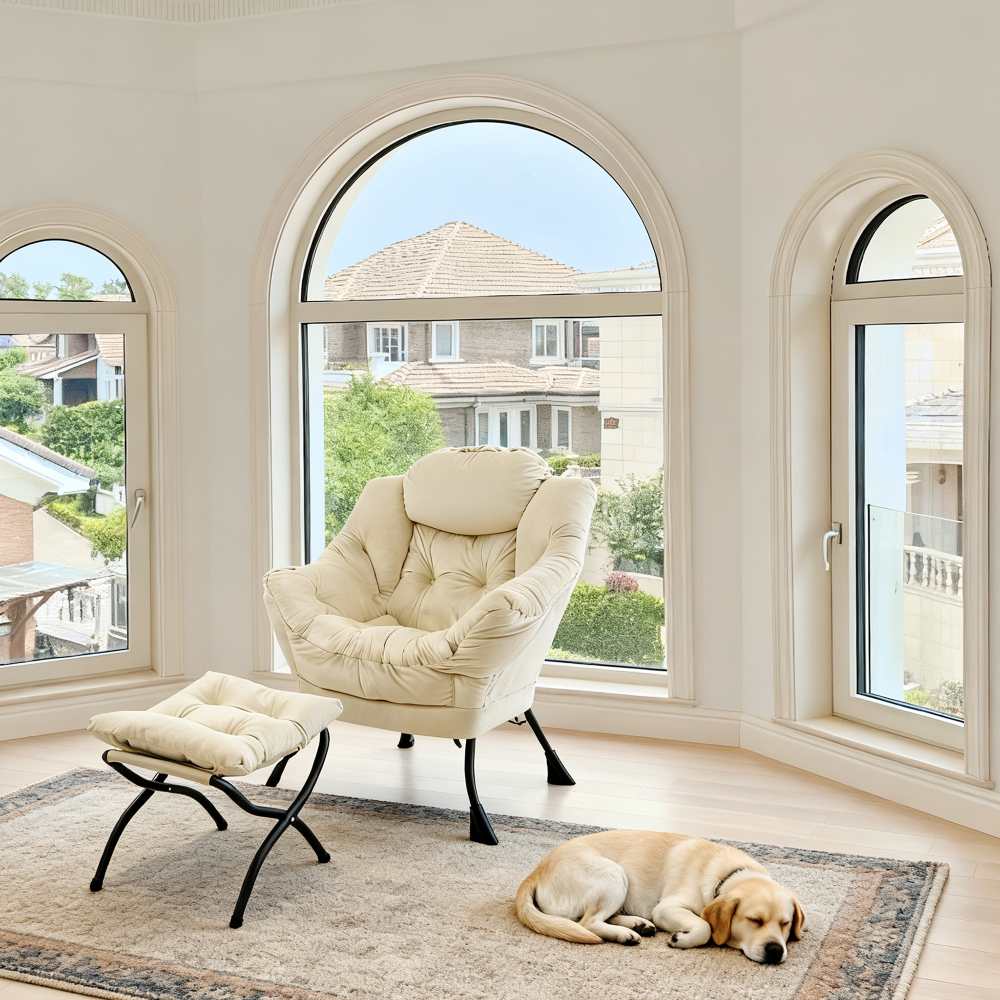 Poltrona Scandinava USZAK Con Poggiapiedi – Rivestita Beige C02, Braccioli Regolabili E Struttura In Legno