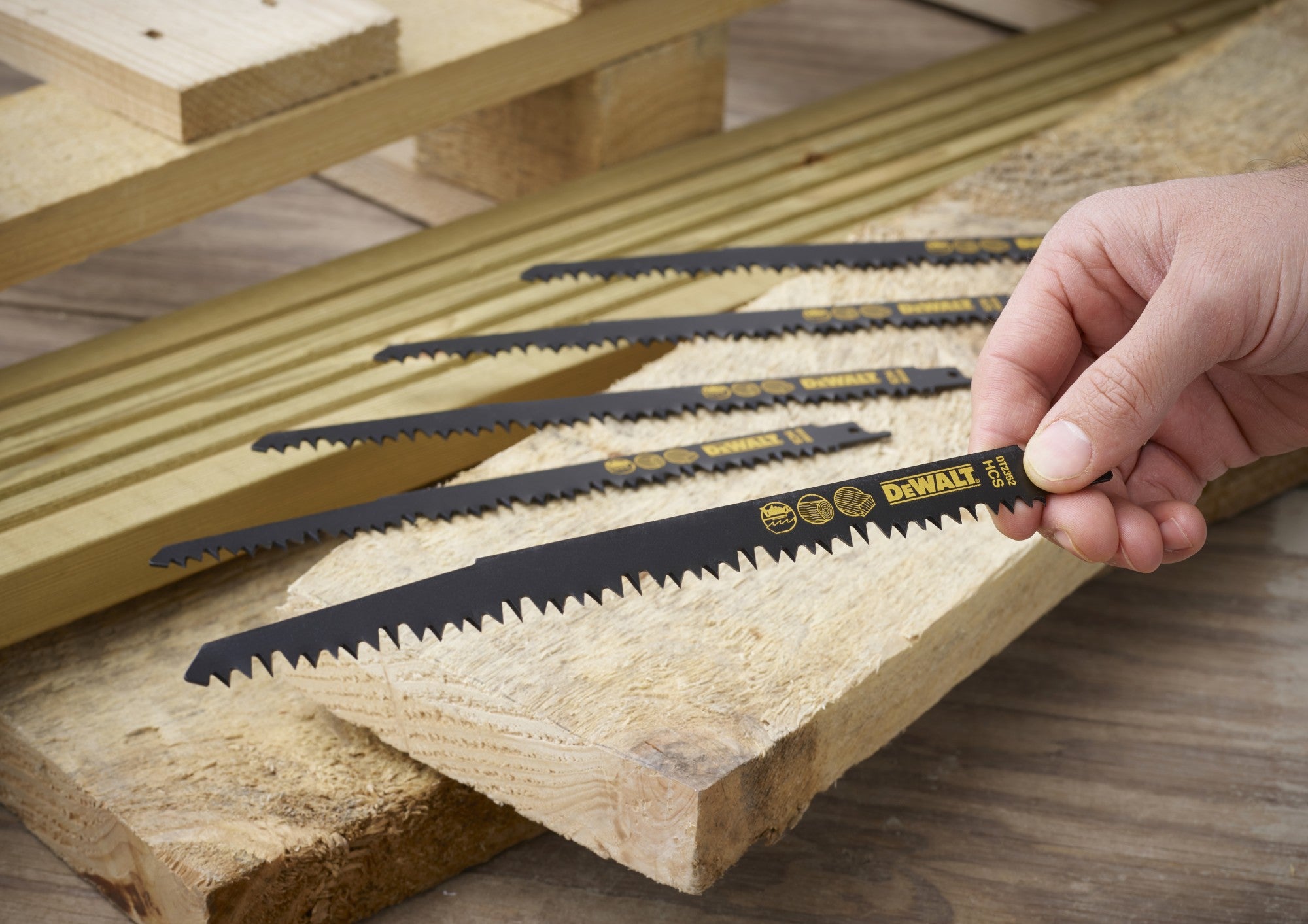 DeWALT - Lames HCS pour le bois - DT2352 - 4