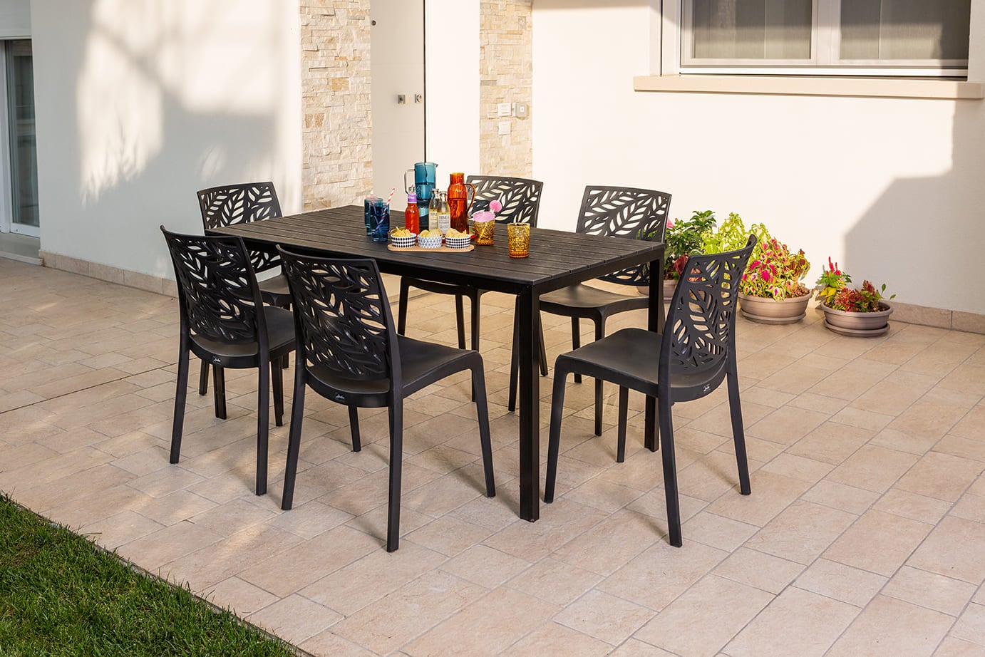 Set Giardino Tavolo E 6 Sedie SIEDITI - Tavolo In Ferro Con Top Legno, Sedie In Resina Impilabili - Foto 3