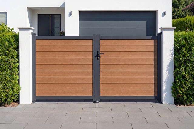 Portail bois composite battant plein 3m ATHOS H.160cm teck avec cadre aluminium