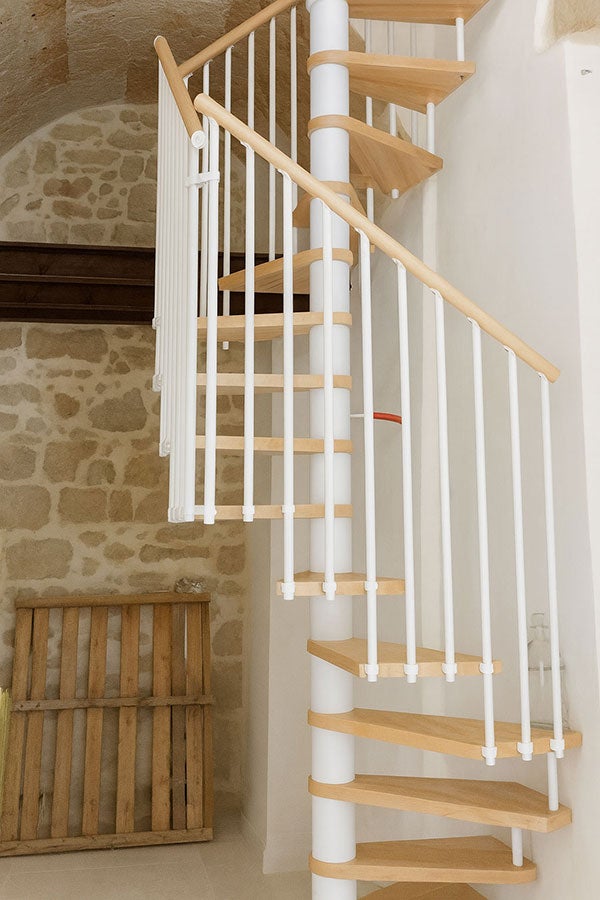 Escalier colimaçon 11 marches - Haut. à franchir 2.26 à 2.64m - Diam. 120cm - Trémie carrée - Struct. blanche / marches naturel - TEKLA120/SBMNAT-11 - 4
