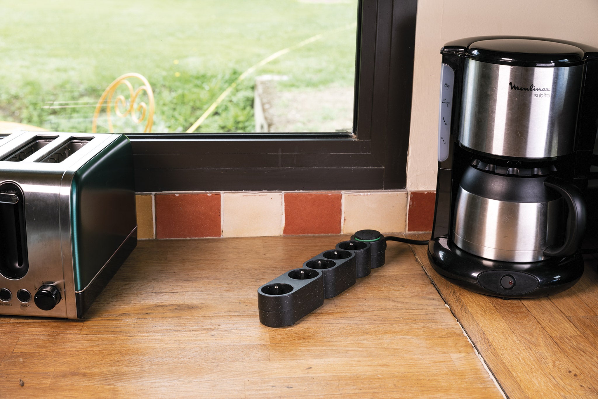 Bloc multiprise écoresponsable 5 prises 2P+T Home Green - Noir - Zenitech - 4
