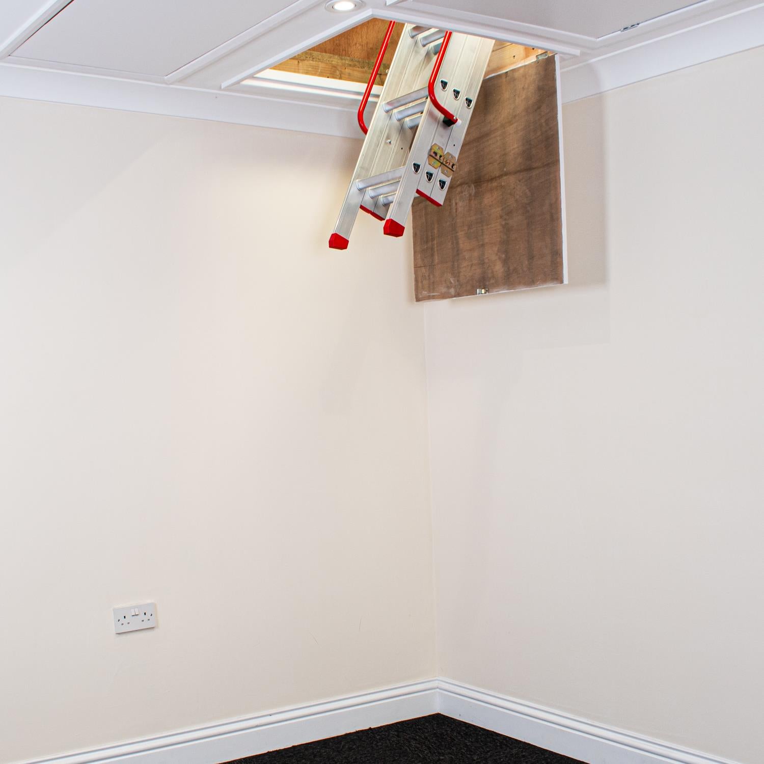 Échelle de grenier coulissante aluminium 2 sections avec main courante, Charge max. 150 kg, EN14975, BPS Depot - 6