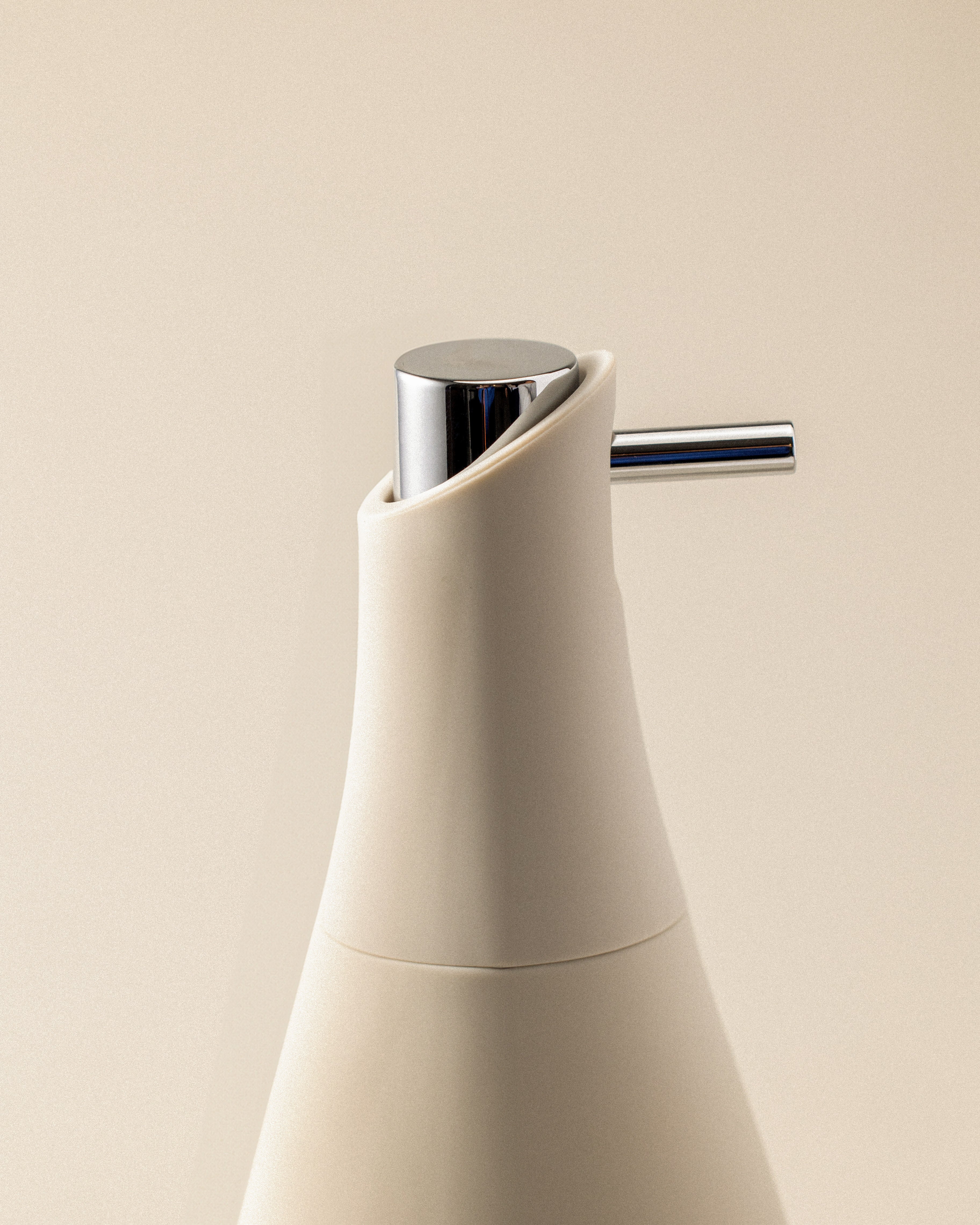 COSMIC Distributeur savon 300ml, Anti-gouttes, Facile à Remplir, Toucher Doux, Design Minimaliste, Toucher Doux, Collection SAKU - 4
