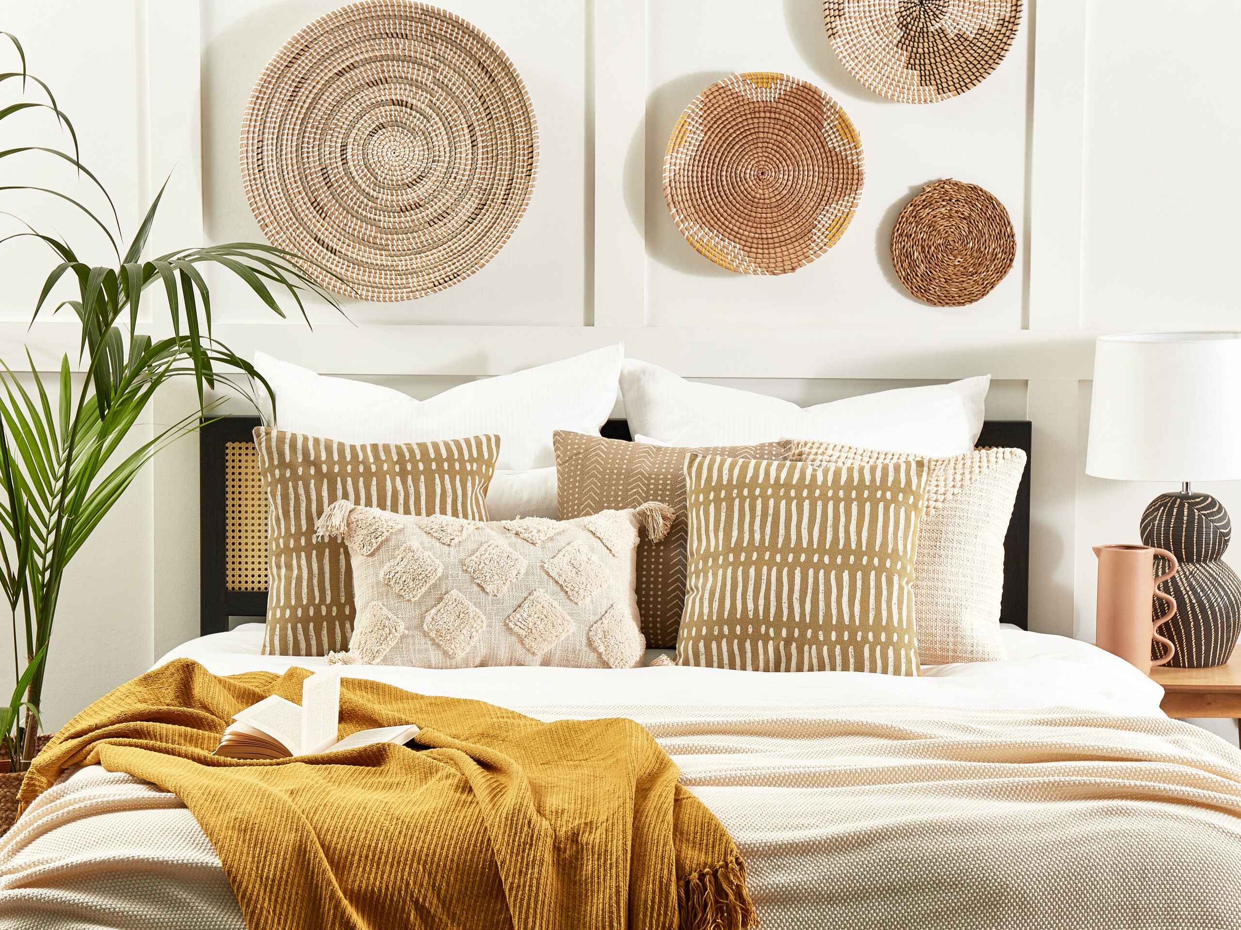 Beliani cojín decorativo salix algodón 45 x 45 cm arena a rayas